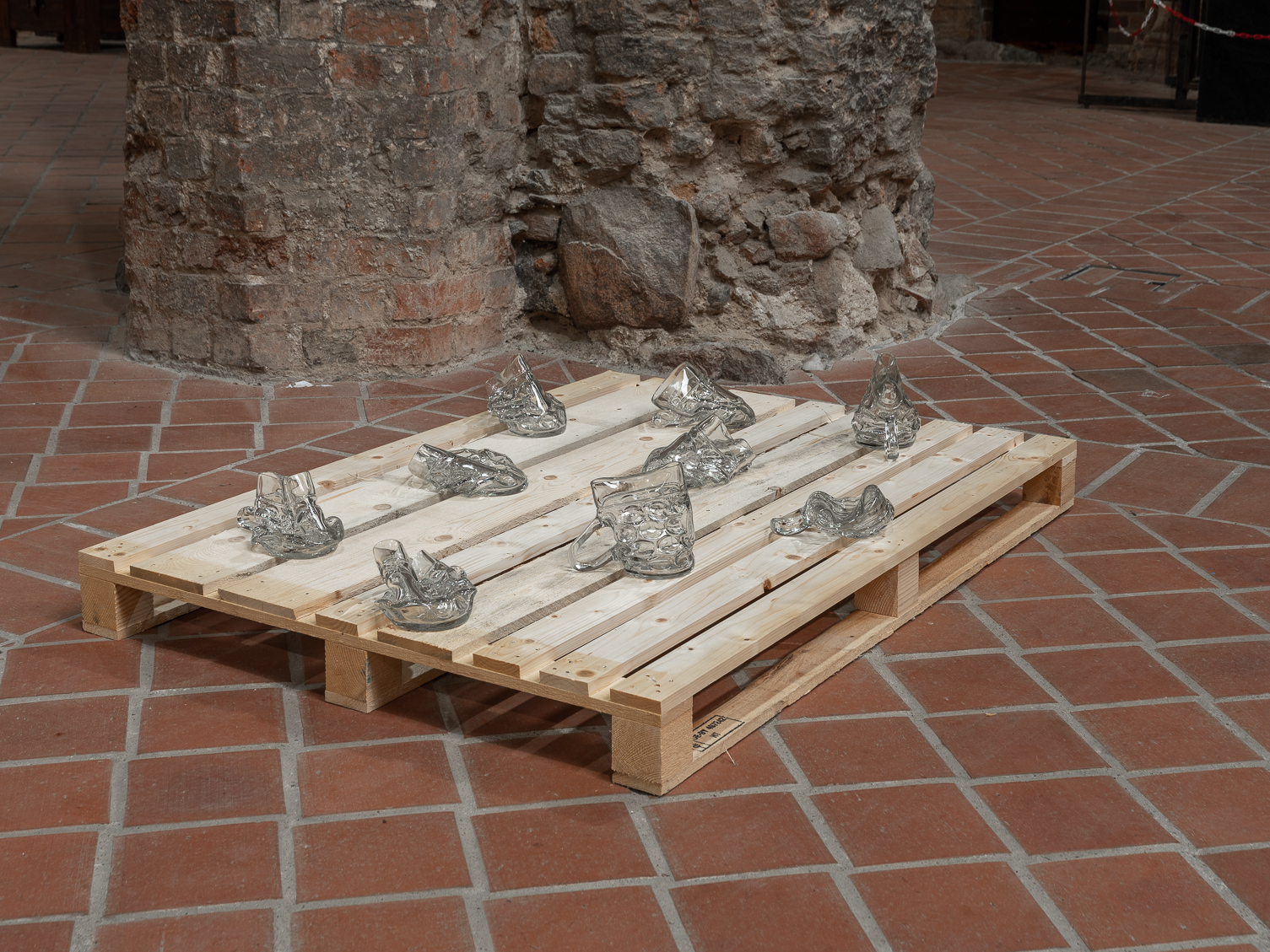 Goodbye Deutschland - fusionierte Maßbierkrüge, je ø 30 x 20 x 15 cm, 2020