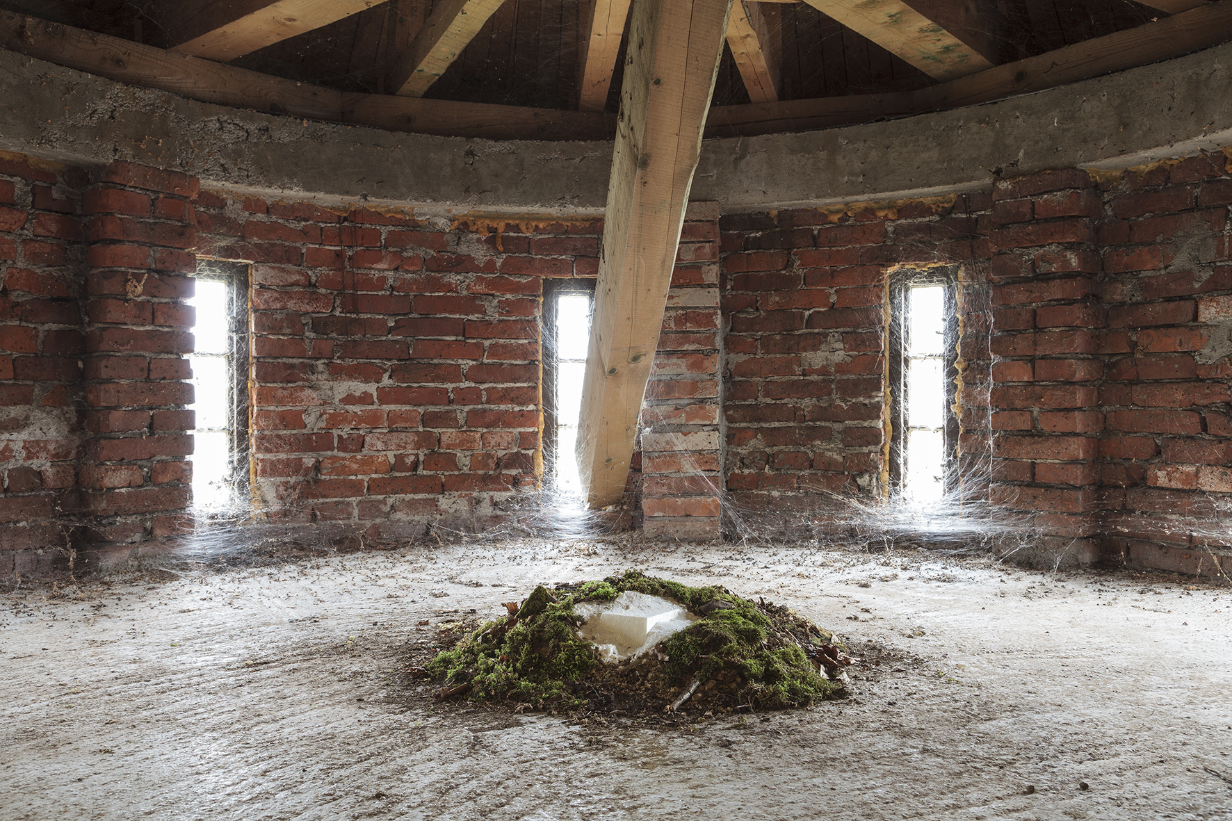 Ján Gašparovič_Reservoir 1975, 2021, 3D printing, site specific installation, diameter 80 cm