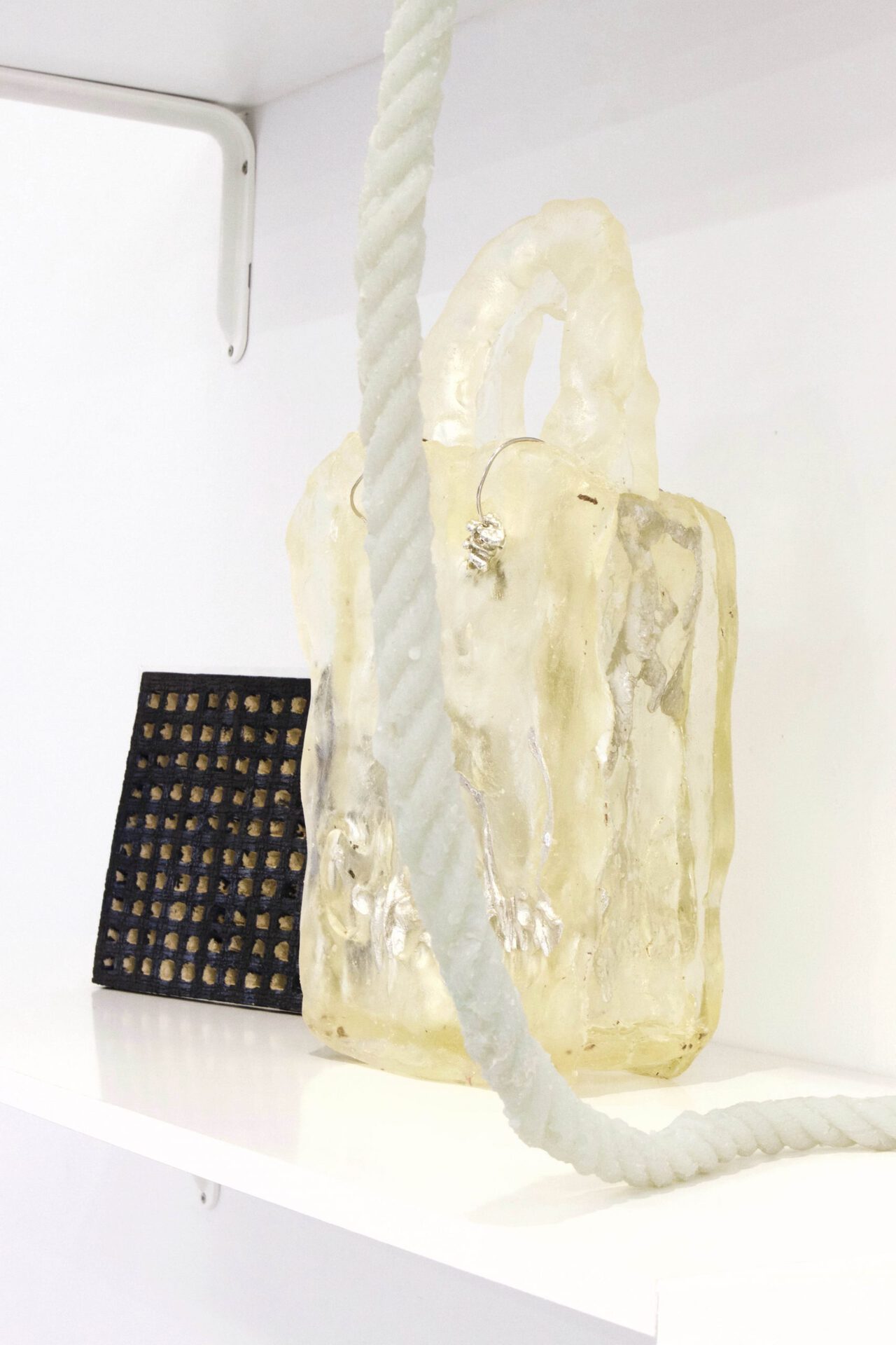 un-zu ha-nul lee, isabell hofmann, Gitterplatte & Citrine Bag, 2021