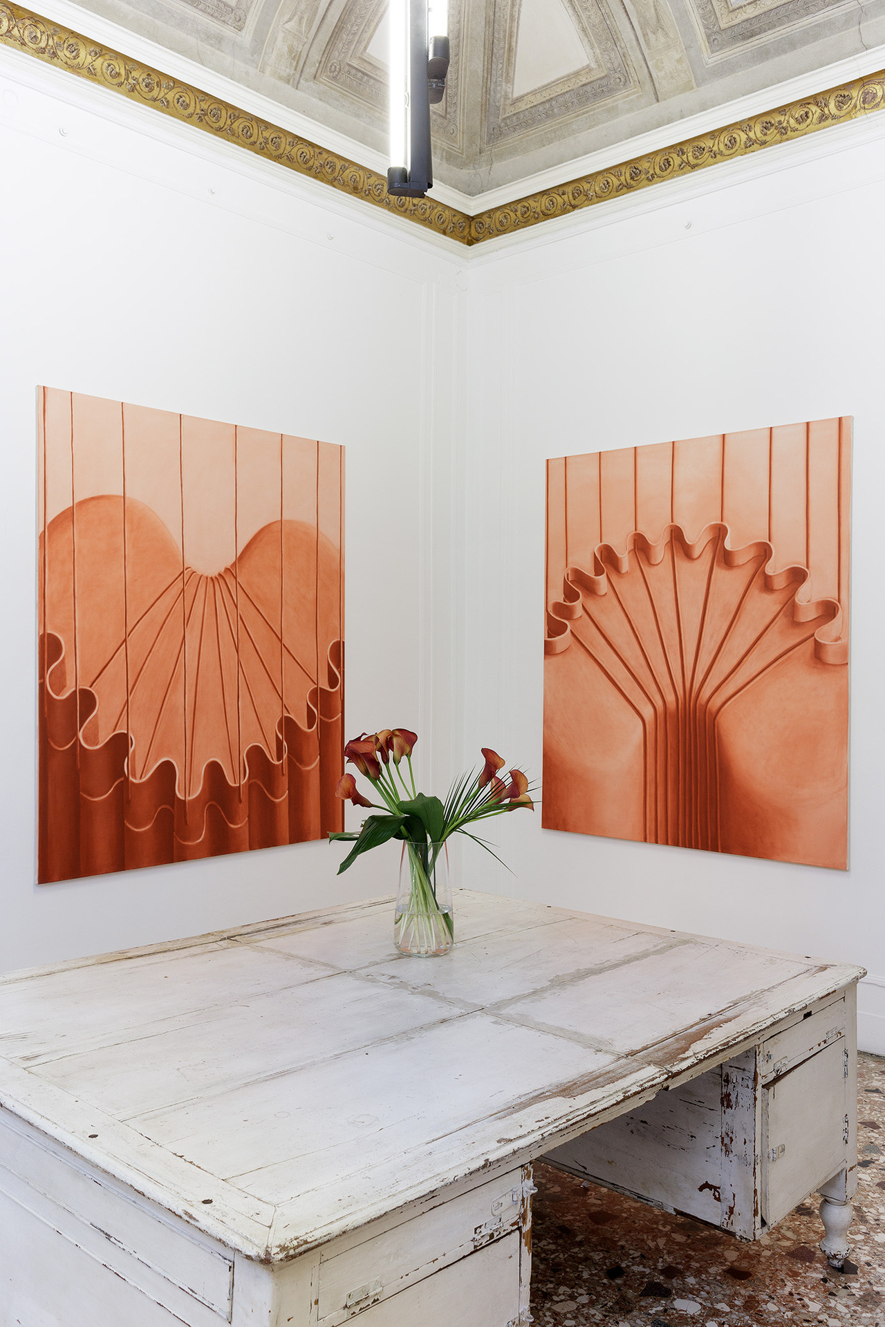 Pia Krajewski, oT (Apparat Back) 2021, oil on canvas, 180x150cm, oT (Apparat) 2021, oil on canvas, 180x150cm