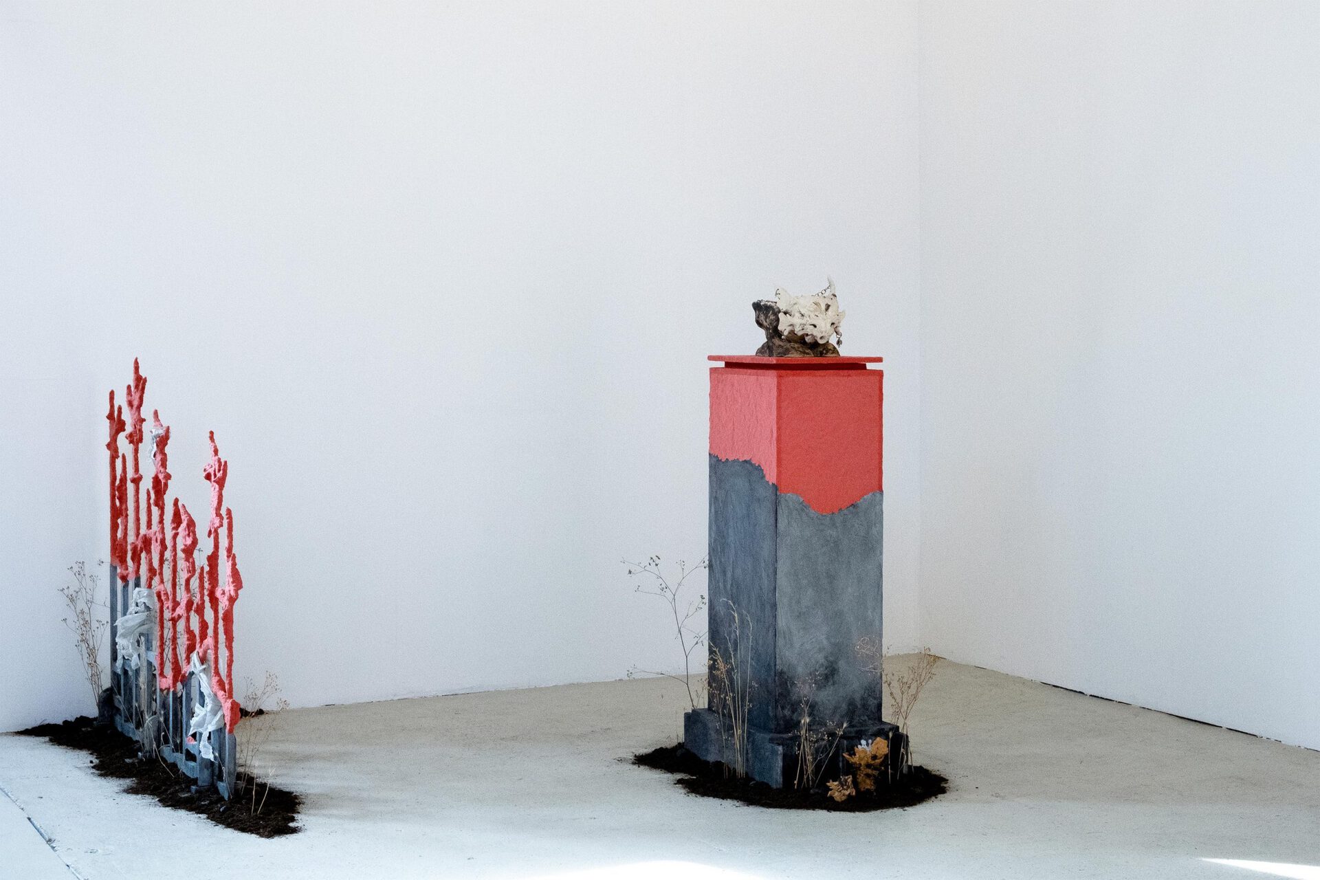 Cédric Esturillo, Billie (2) 2021variable dimensions wood, steel, ceramic, jewelry, water, ground, plants, paint.