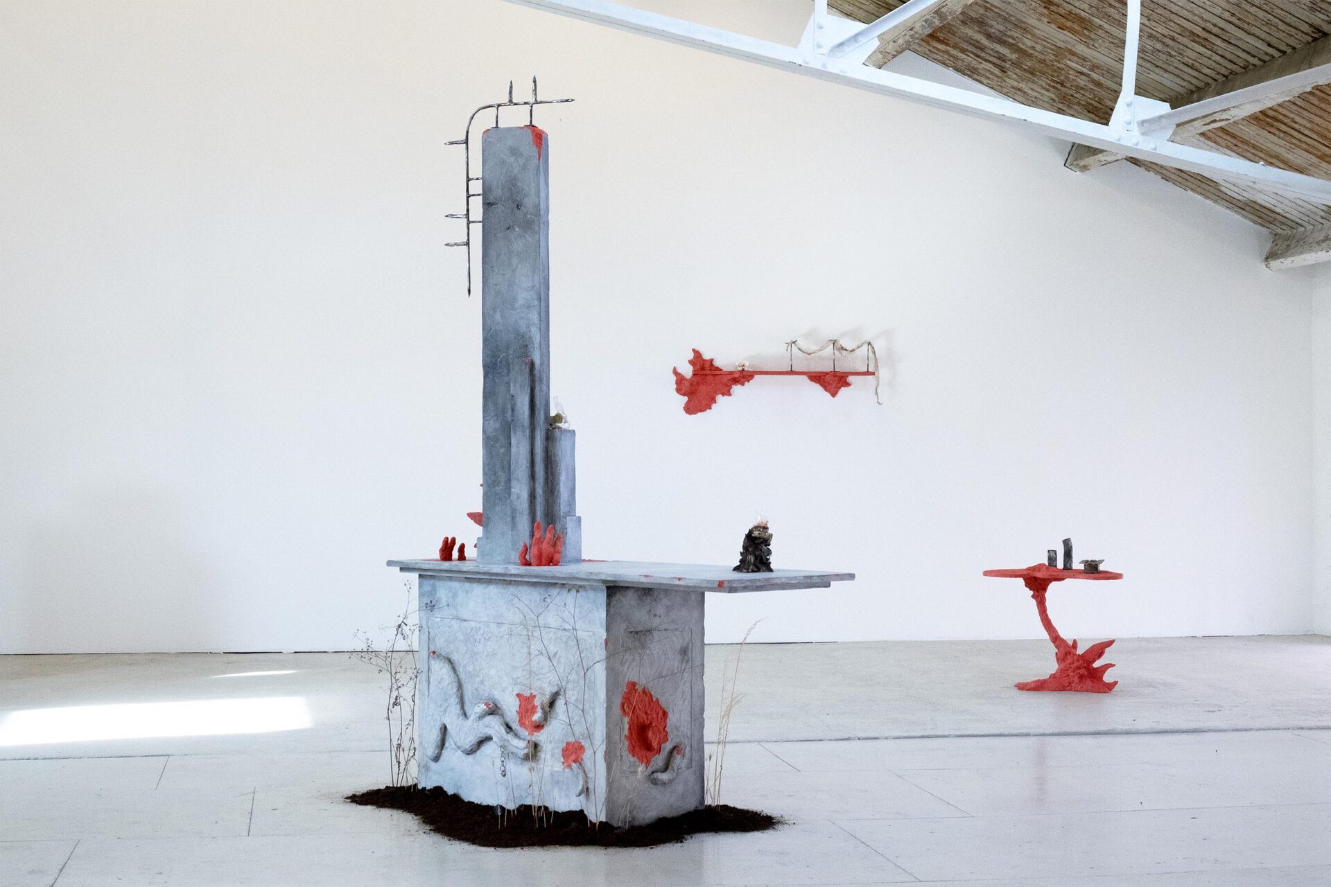 Cédric Esturillo,tombeau (2), 2021 variable dimensions wood, steel, ceramic, jewelry, physiological saline, latex, hair, ground, plants, paint.