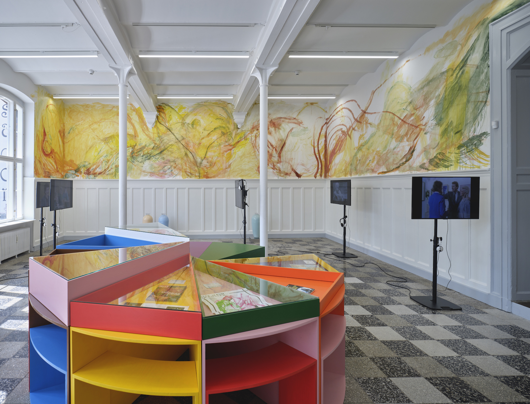 Psychopathia Sexualis: Installation view, 2021. Photo: Anders Sune Berg Wallpaiting: Maria Wæhrens: Englen (the Angel), 2021. Egg tempera on wall.