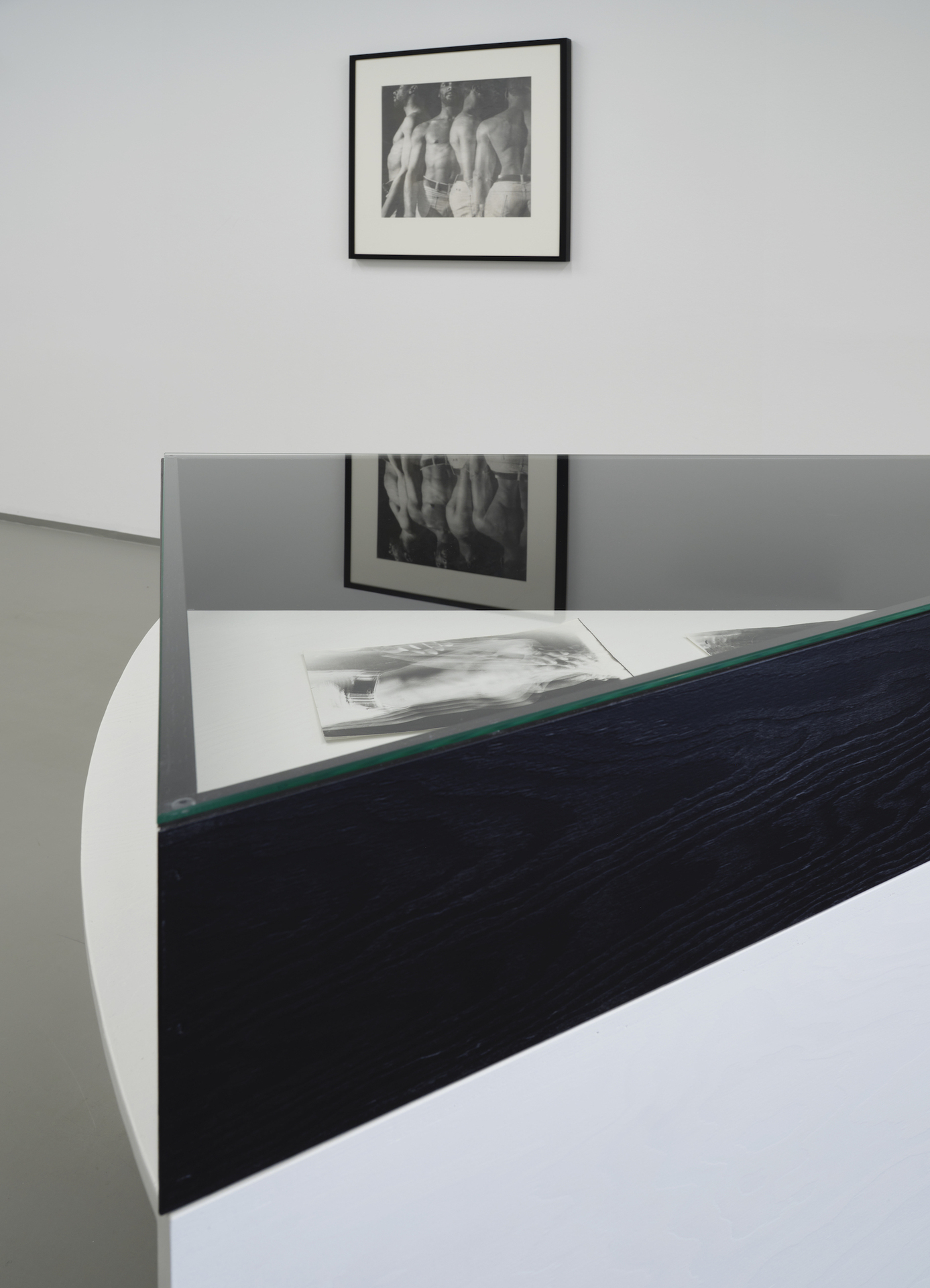 Niels Nedergaard: Untitled, 1975. Silver, gelatine, and baryta paper. In montre: Niels Nedergaard: Movement studies, 1975. Silver, gelatine, and baryta paper. Courtesy: Art Museum Brandts