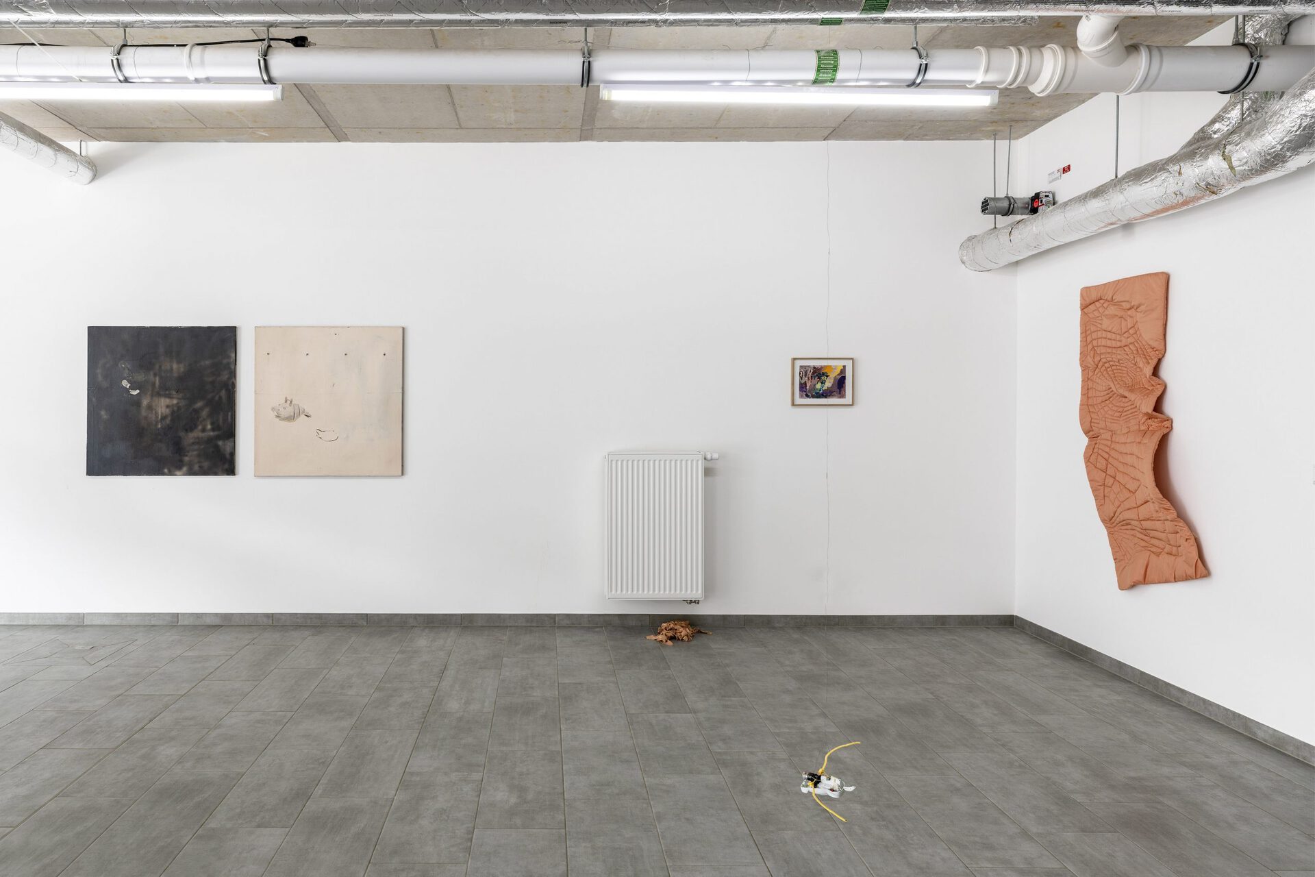 Group Show, Public Relations, 2021, installation view, STUDIO PERAGINE left to right: Harry Thring, Johanna Bruckner, Espen Melin Hagedorn, Ylena Katkova, Laura Franzmann, Photo: Helge Mundt