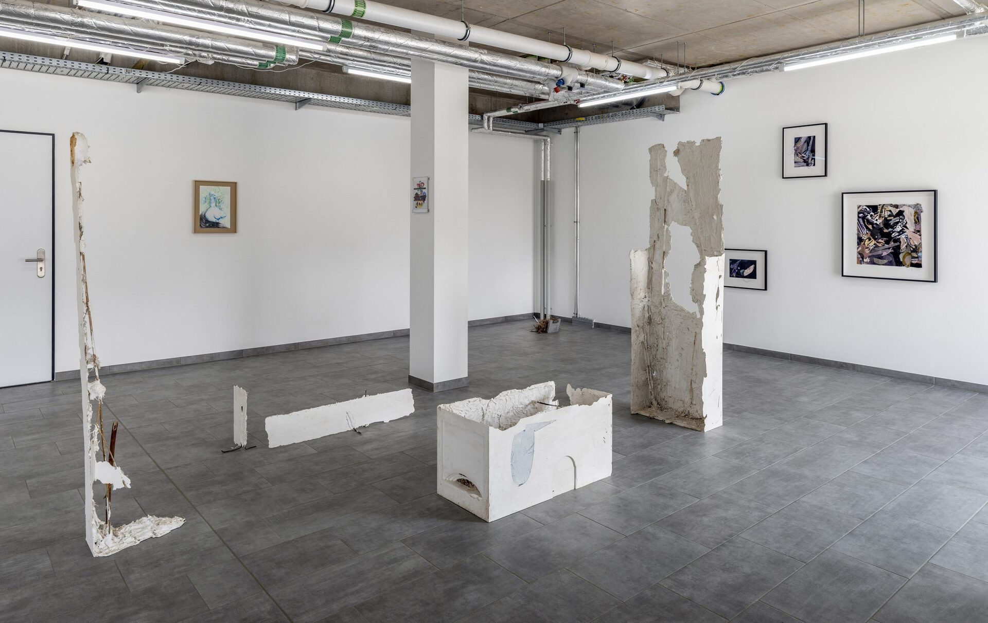 Group Show, Public Relations, 2021, installation view, STUDIO PERAGINE left to right: Laura Franzmann, Angela Stiegler, Ida Lennartsson, Espen Melin Hagedorn, Alice Peragine Photo: Helge Mundt
