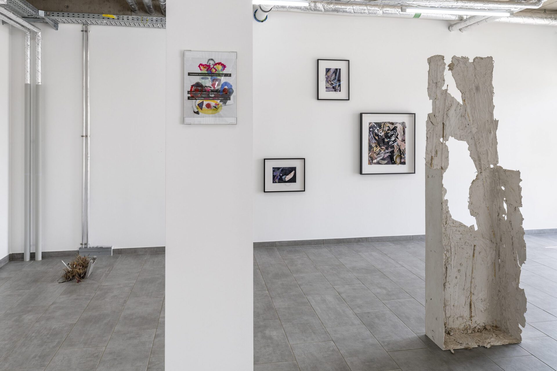 Group Show, Public Relations, 2021, installation view, STUDIO PERAGINE left to right: Ida Lennartsson, Angela Stiegler, Alice Peragine, Espen Melin Hagedorn Photo: Helge Mundt