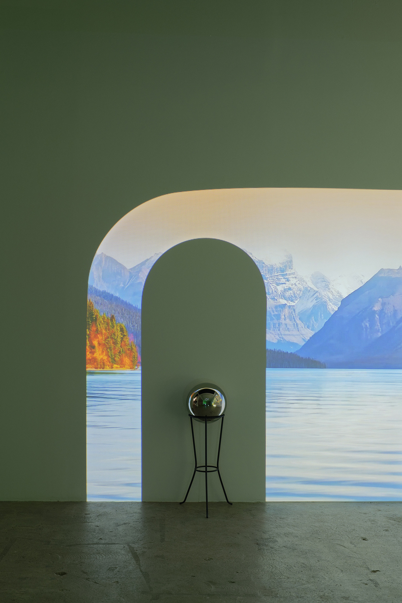 Shana Moulton, The Invisible Seventh is the Mystic Column, 2022, synchronized projections, 7’34
