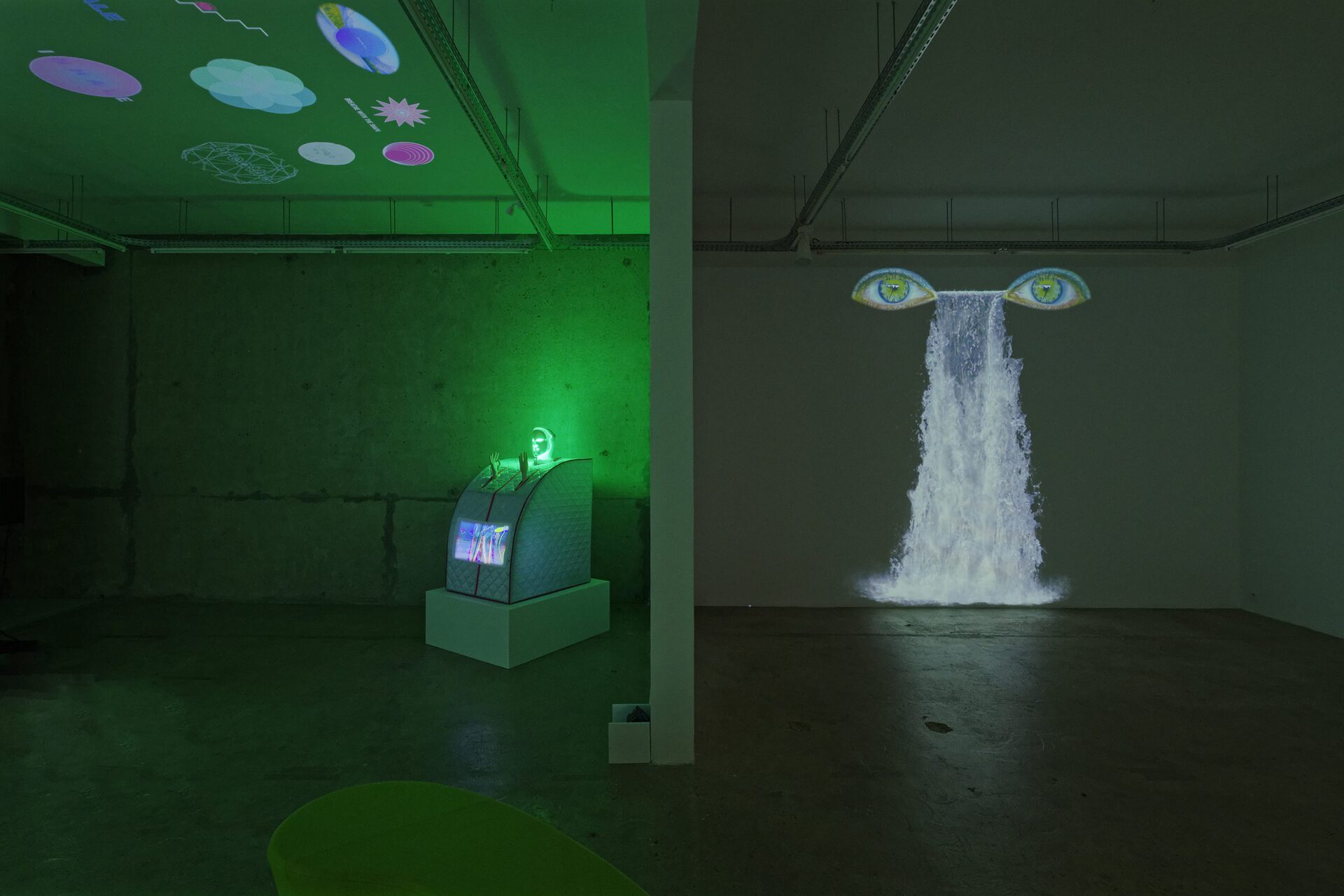 Shana Moulton, All I need is the air that I breathe, 2021, exhibition view, Crèvecœur, Paris