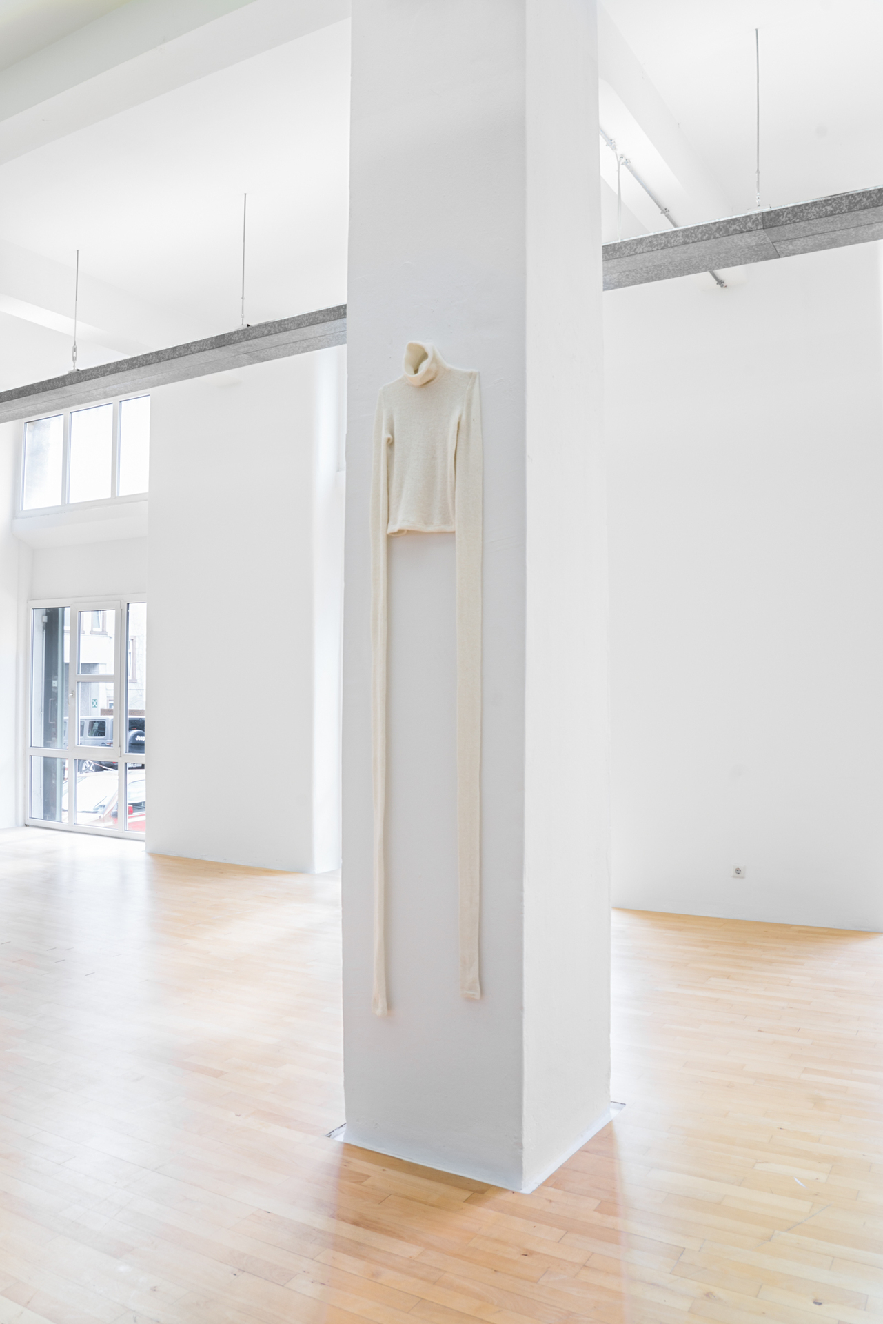 Kristina Lovaas, Left, 2021, wool, 210 x 41 x 10 cm