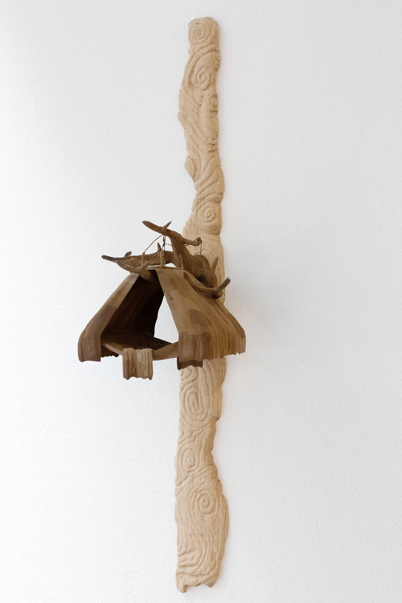 Eetu Sihvonen, Major Oak, 2021, nylon, oak wood