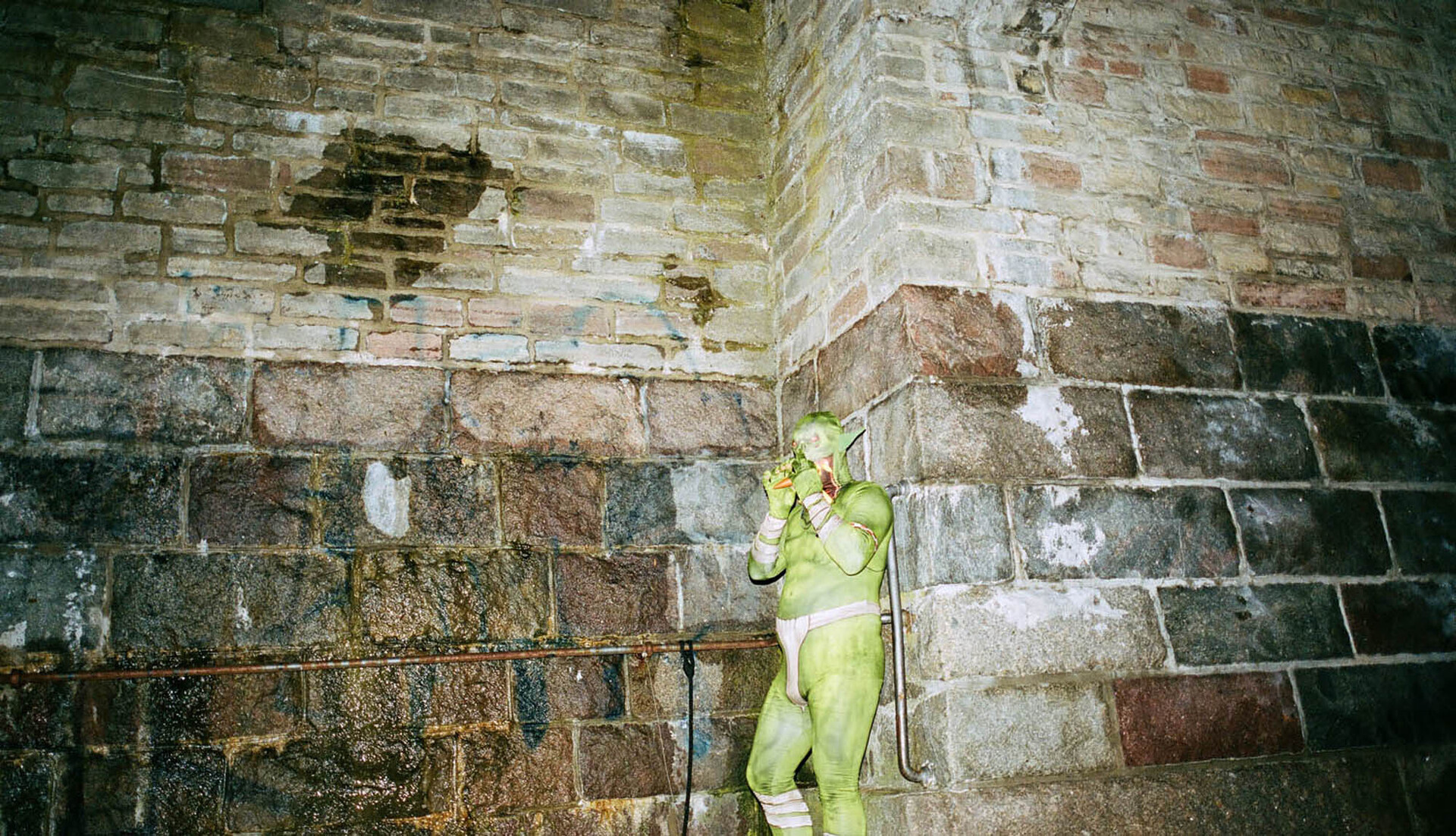 Kristoffer Akselbo ‘Grendel’ during Another Map to Nevada Copenhagen 2021. Photo by Melanie Glück. © The Performance Agency, Den Frie Udstilling _ Husets Teater