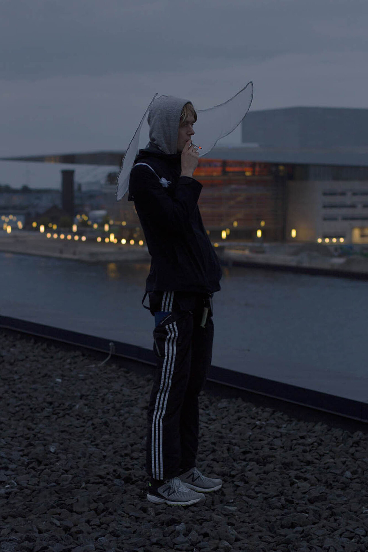 Mira Winding ‘I come to take you home’ during Another Map to Nevada Copenhagen 2021. Photo by Luis Artemio de los Santos. © The Performance Agency, Den Frie Udstilling _ Husets Teater.