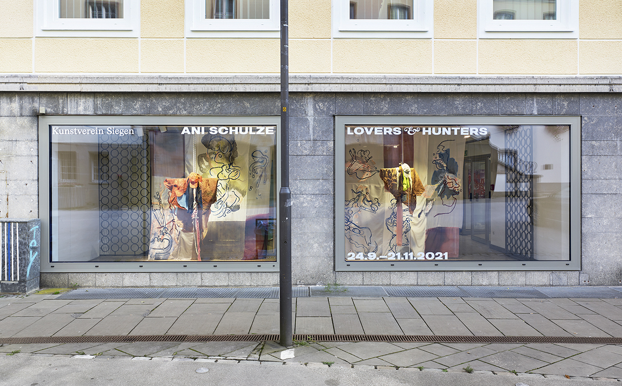 Ani Schulze, Installationview, Lovers & Hunters, Kunstverein Siegen.