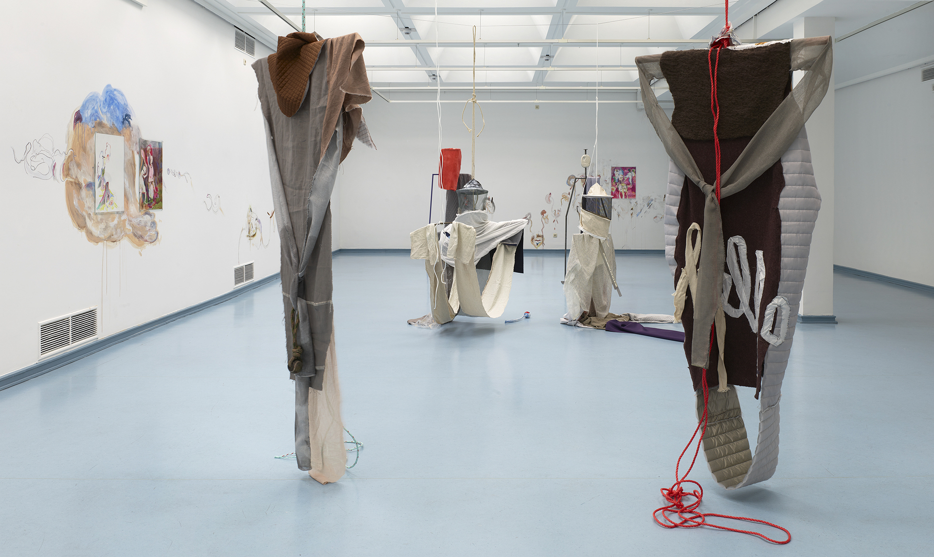 Ani Schulze, Installationview, Lovers & Hunters, Kunstverein Siegen