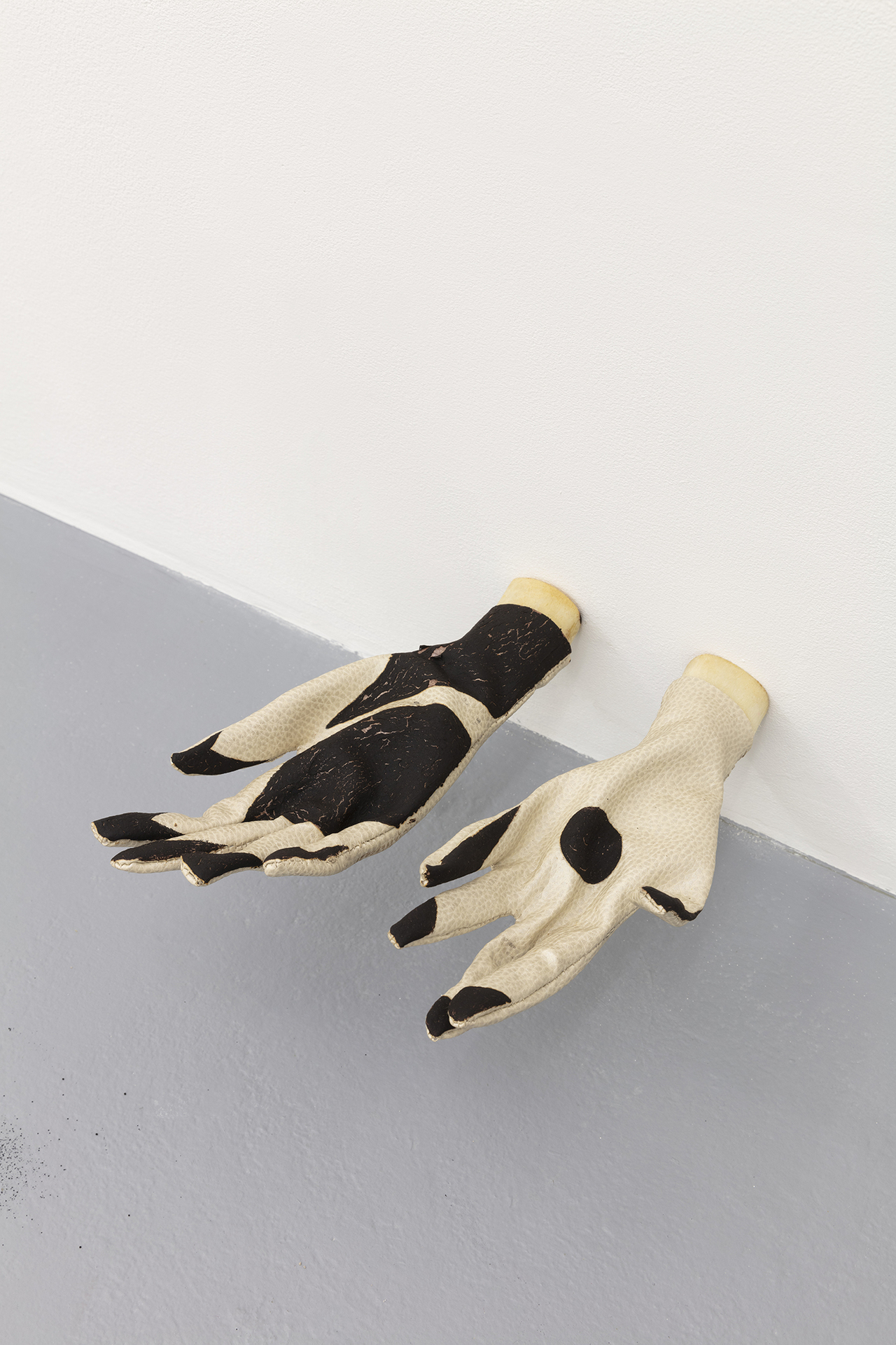Monia Ben Hamouda, Night of Hinnā (Aamti Saadiya) II, 2021, Synthetic leather, henna, iron wire. variable dimensions