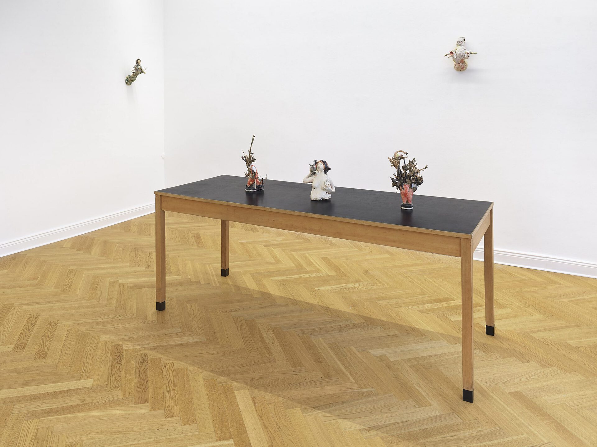 Asana Fujikawa, installation view Once white drops…, Galerie Friese
