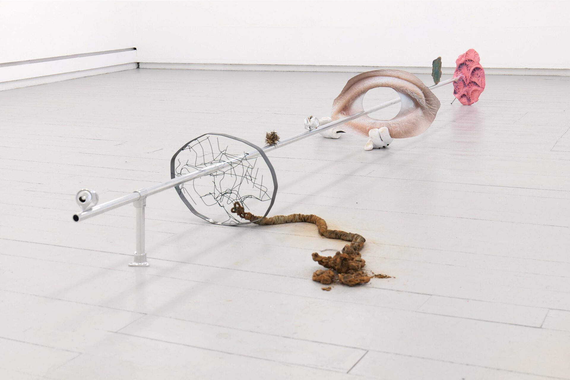 Rodrigo Red Sandoval, Pupils, 2021, mixed media, 4oox100x45cm