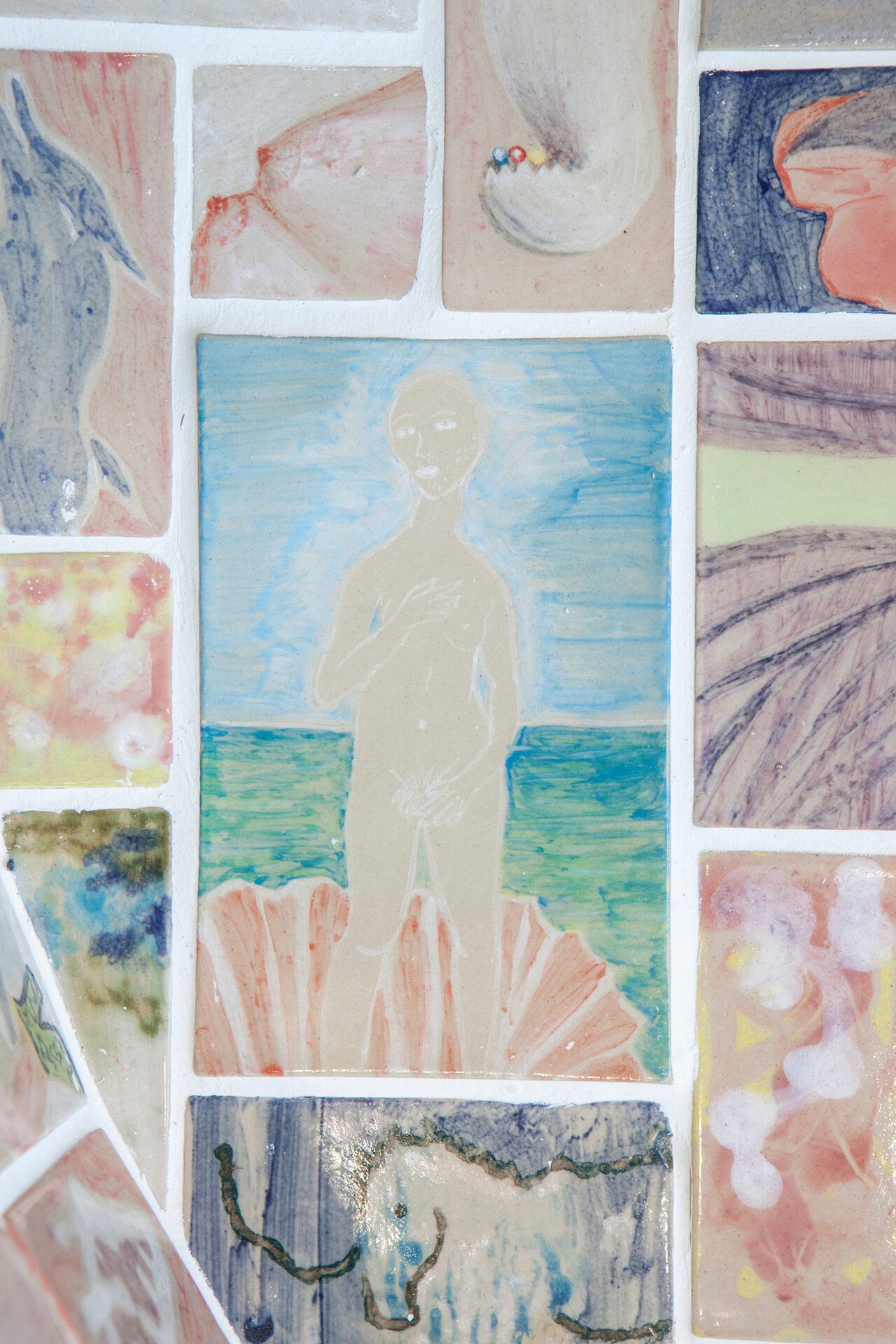 (detail) Venus Cloacina (fountain), 2021, underglaze-paint on stoneware, extruded polystyrol, ytong, grout und aromadiffusor, 122 x 150 cm