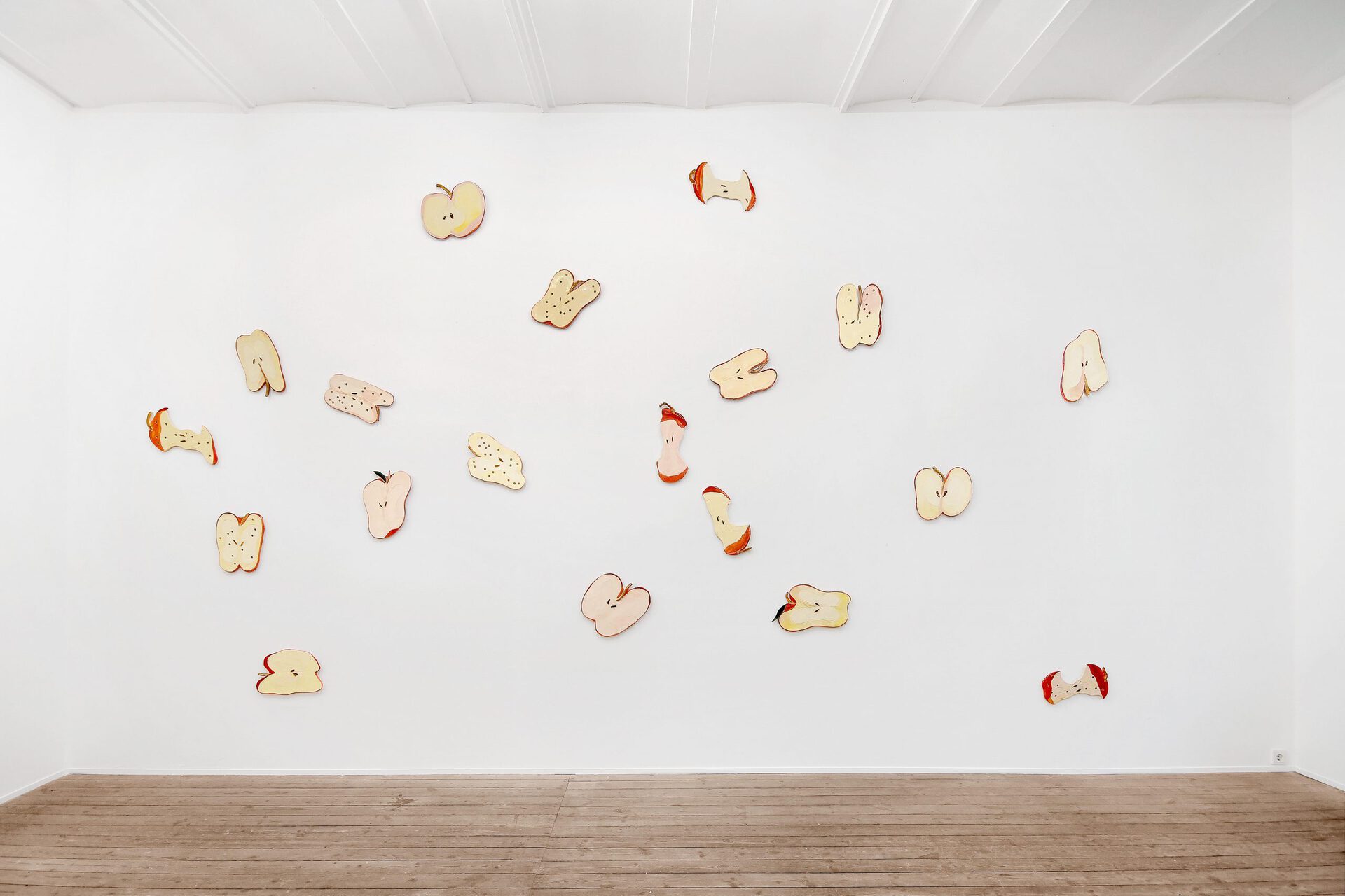 Suse Bauer, Makers and Takers, 2021, glazes ceramic, exhibition view