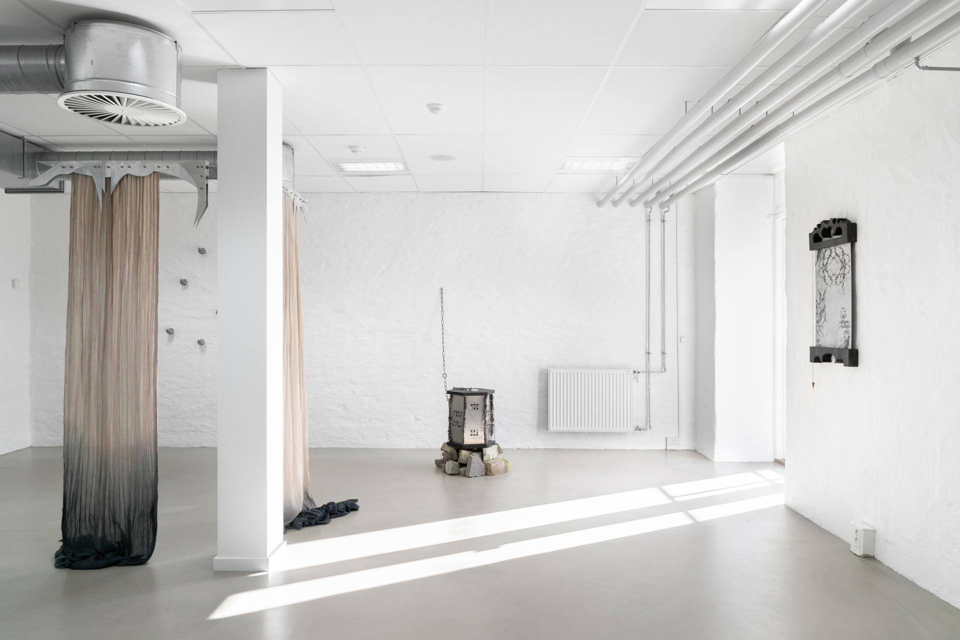Inside Job (Ula Lucińska & Michał Knychaus), Installation view 05