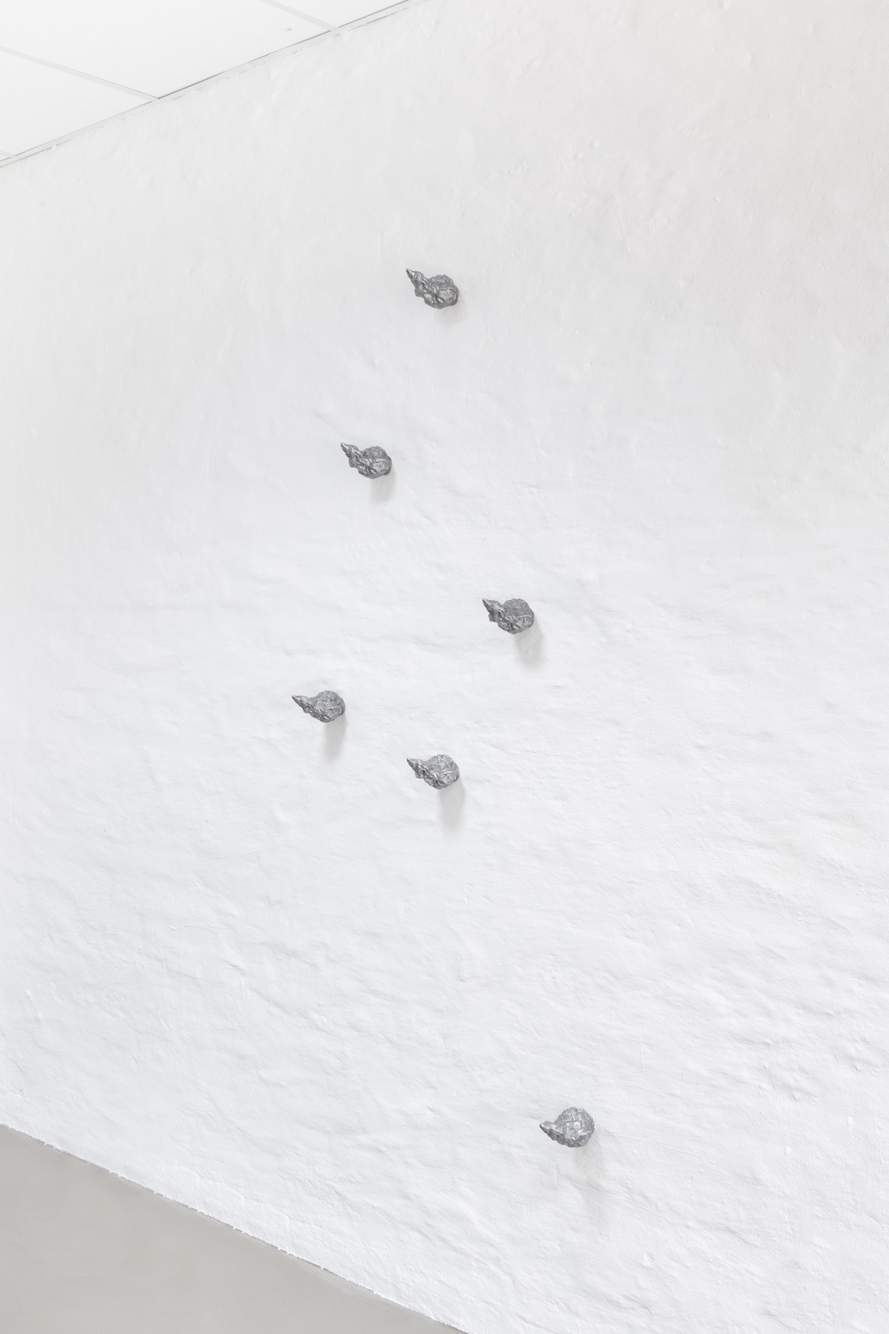 Inside Job (Ula Lucińska & Michał Knychaus), Growl, aluminium, 2019