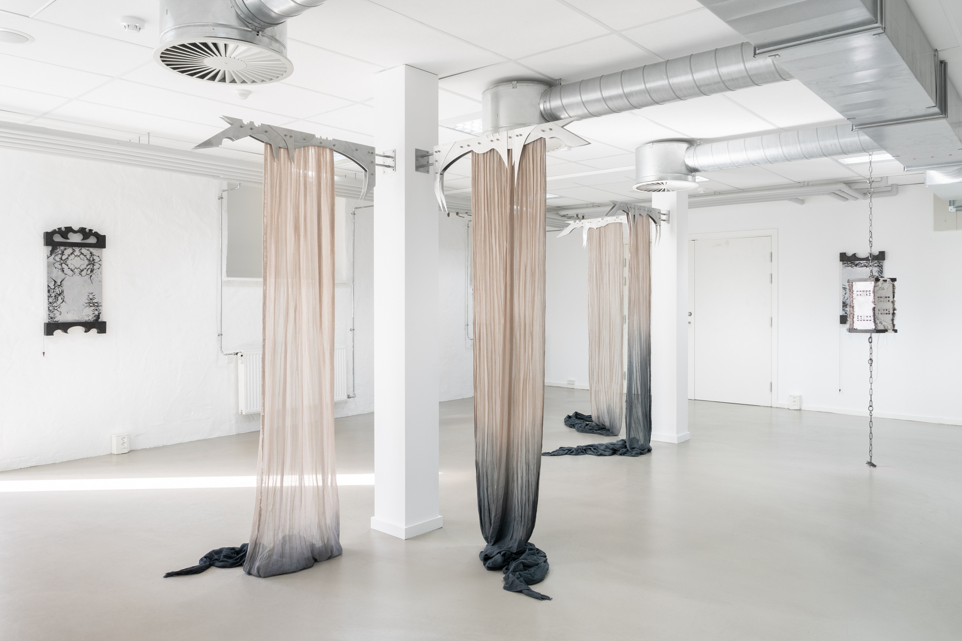 Inside Job (Ula Lucińska & Michał Knychaus), Installation view 01