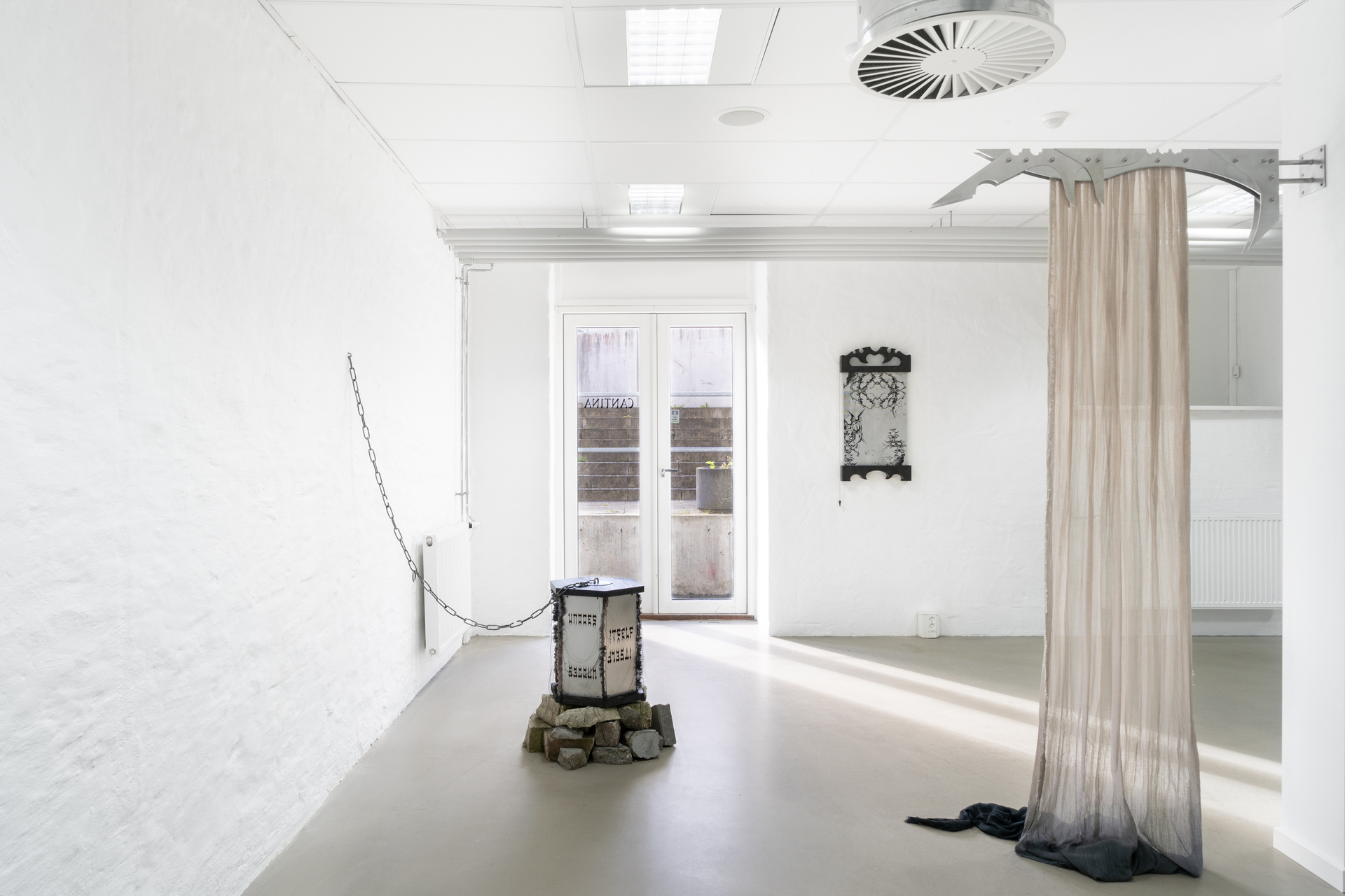 Inside Job (Ula Lucińska & Michał Knychaus), Installation view 06