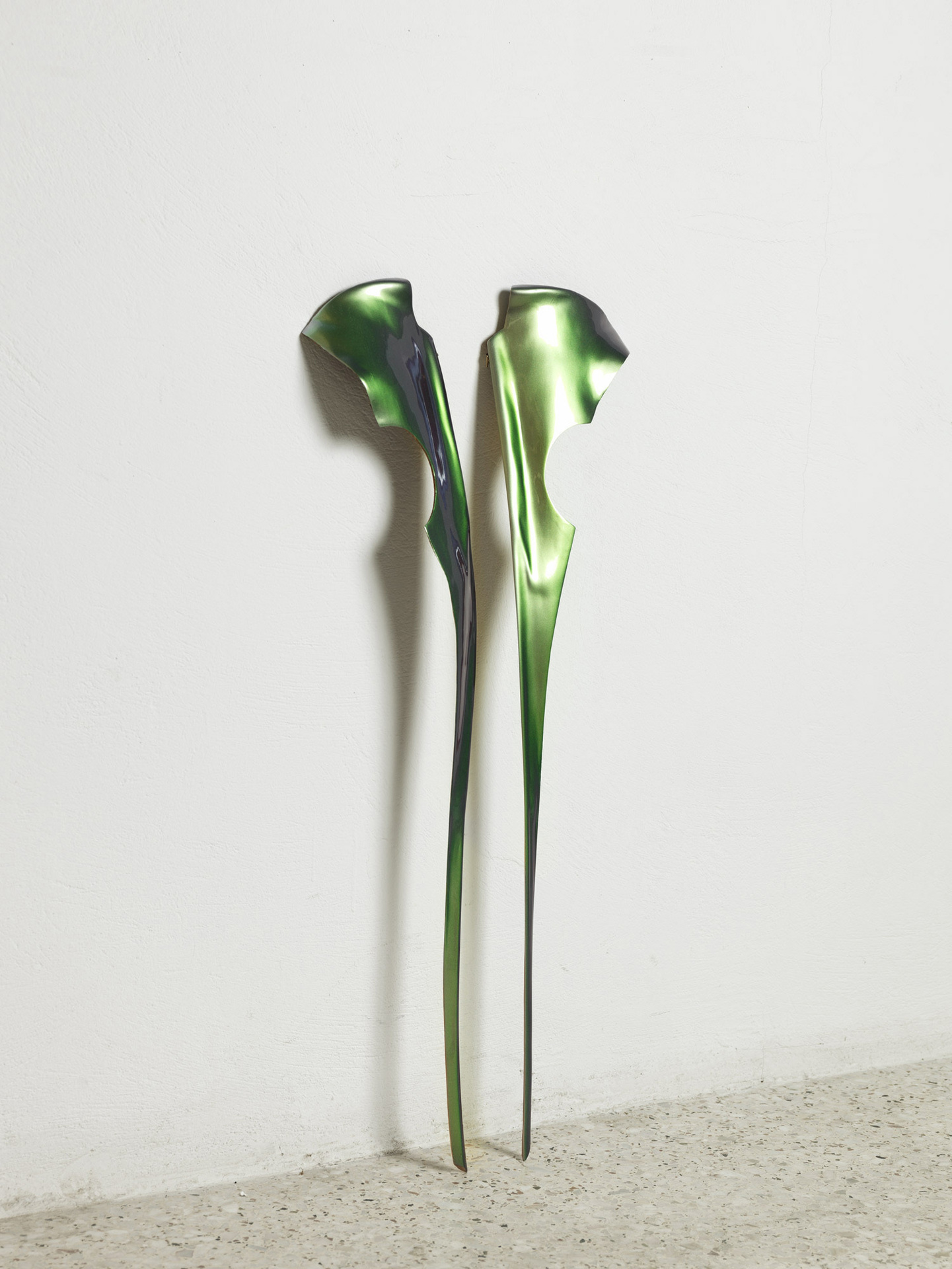 Suska Bastian, Not yet titled, 2021, Surface transformation on found palm leaves, 85 cm x 21 cm x 10 cm