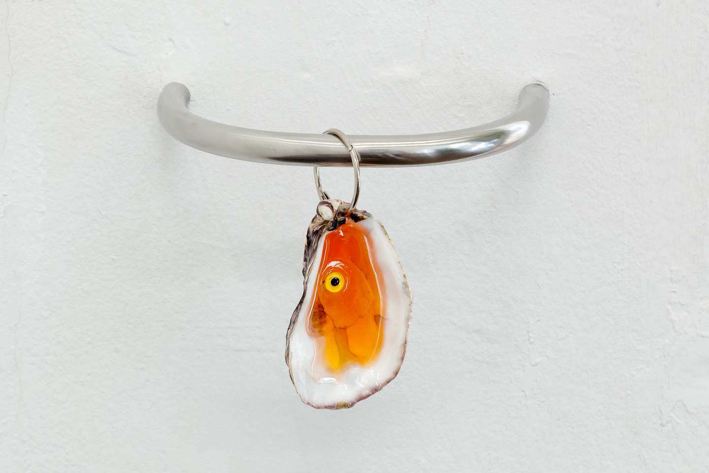 Clémentine Coupau, Trapped Pavlovas (we see you), 2021 oyster shell, eco resin, glass eye, steel, hook. variable dimensions