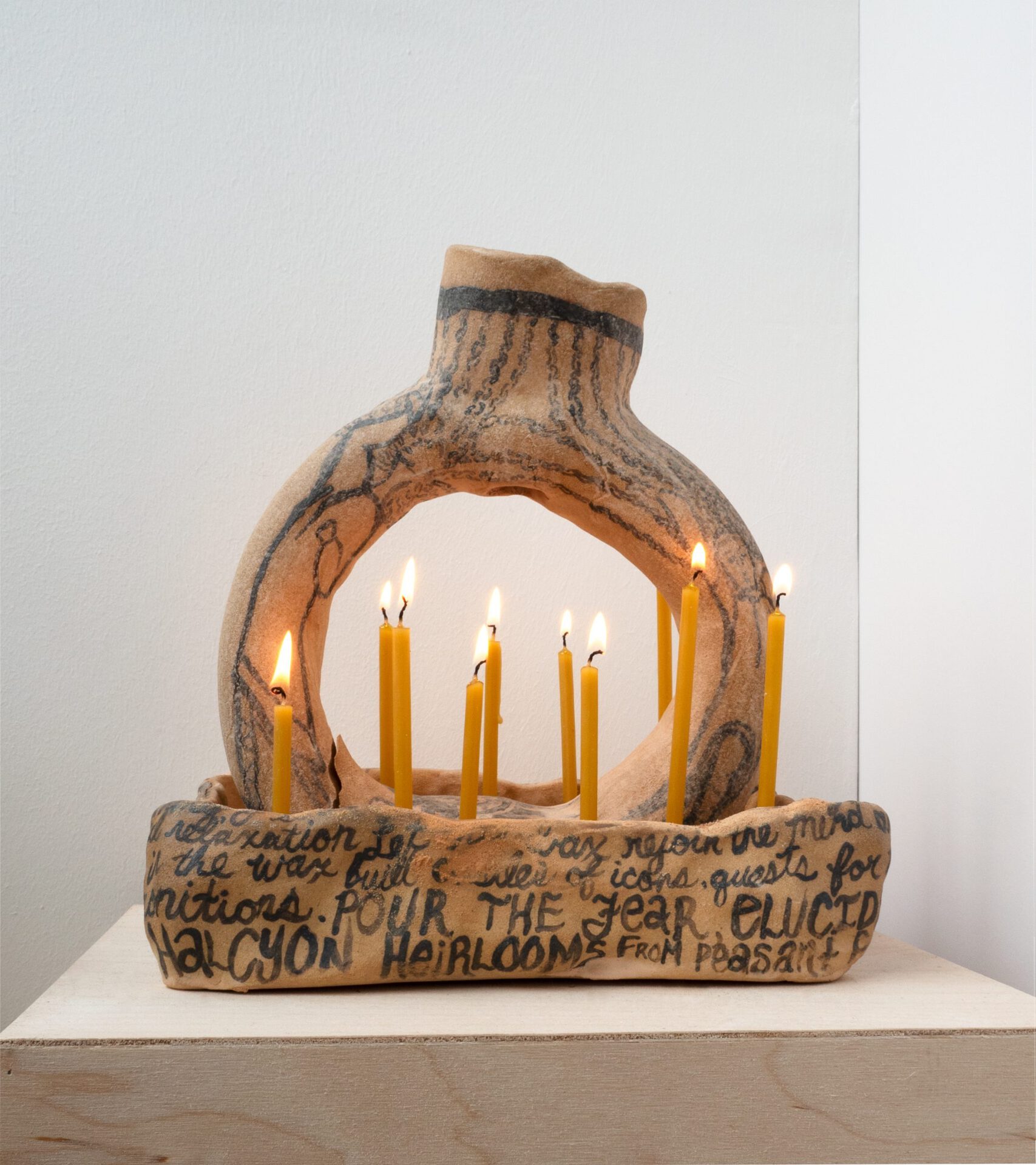 Ayla Dmyterko, Reverence Relic I, 2021, Stoneware with charcoal glaze, 17 x 23, 32 cm