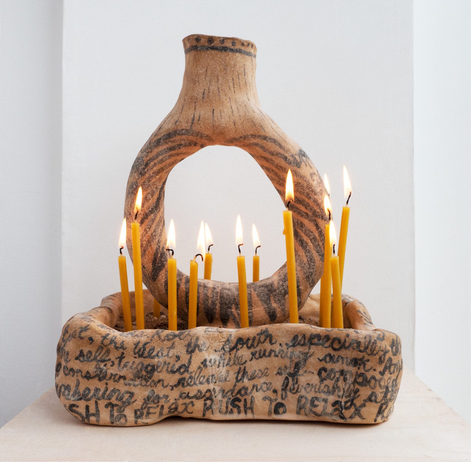 Ayla Dmyterko, Reverence Relic II, 2021, Stoneware with charcoal glaze, 17 x 23, 32 cm