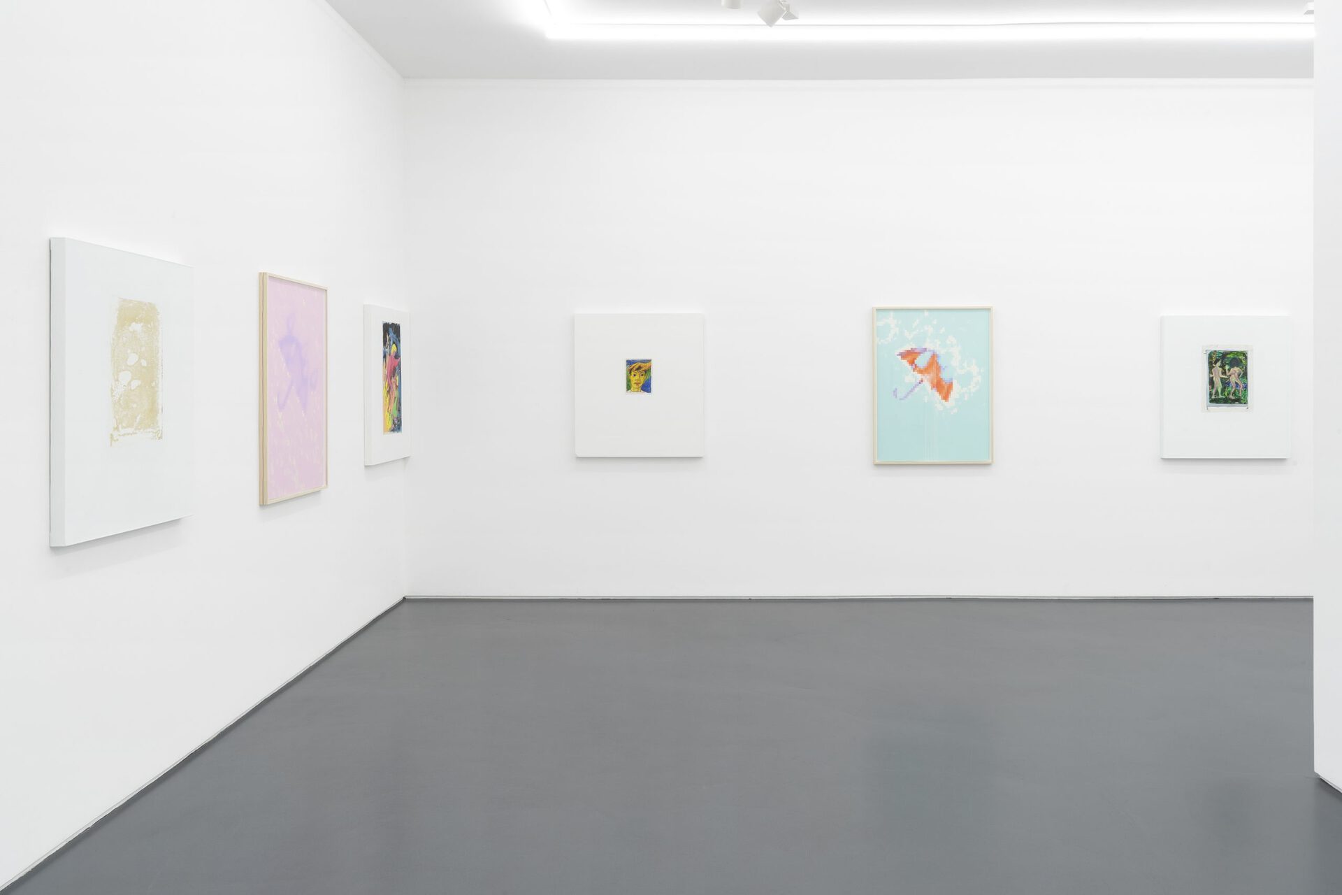 Installation view, Lisa Holzer; John Matthew Heard, dependent, Mountains, Berlin, 2021