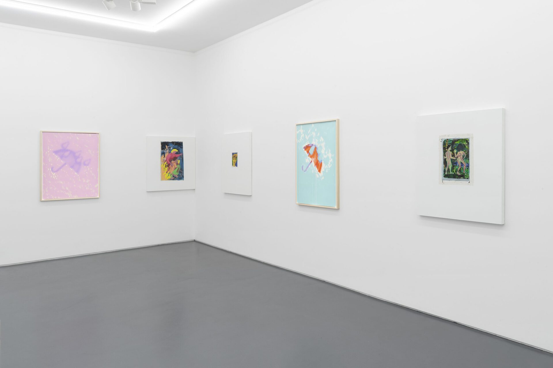 Installation view, Lisa Holzer; John Matthew Heard, dependent, Mountains, Berlin, 2021