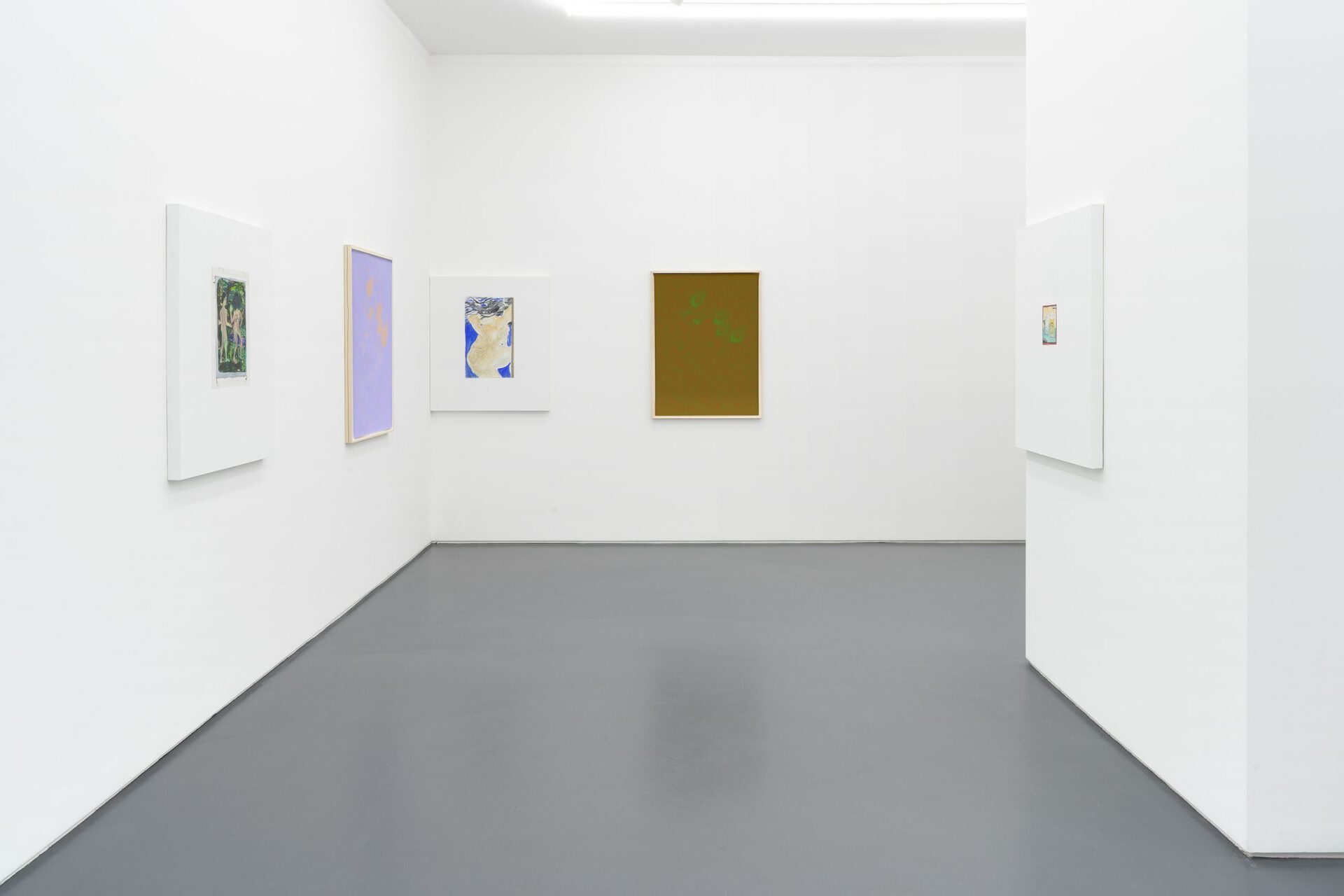 Installation view, Lisa Holzer; John Matthew Heard, dependent, Mountains, Berlin, 2021