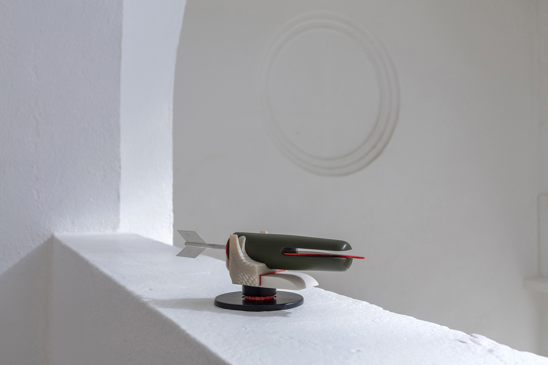 Camille Blatrix, Croc, 2021. Resin, Ø 15 x 10 cm.