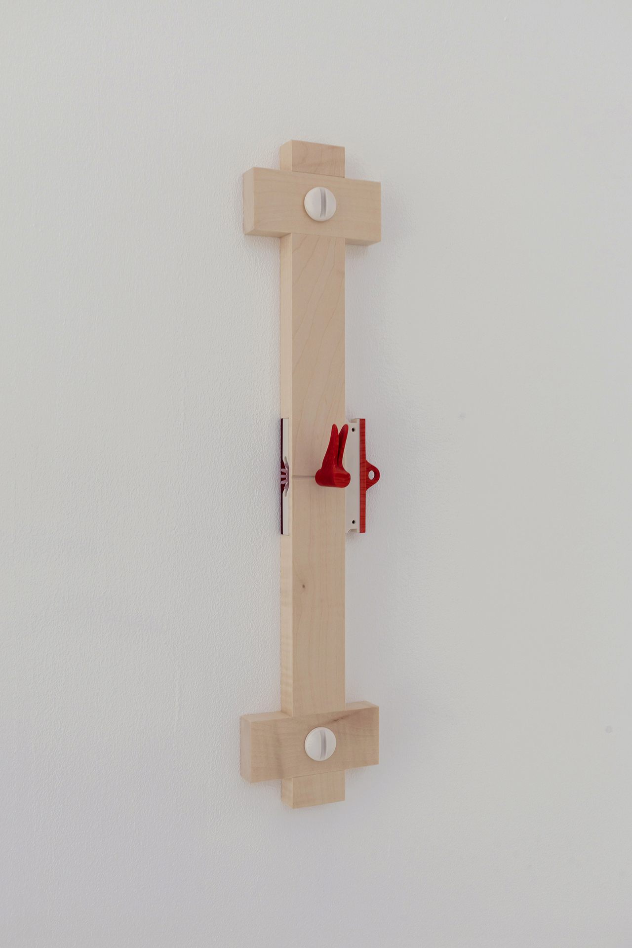 Camille Blatrix, Waiting for someone, 2021. Maple, resin, plexiglass, 50 x 12 x 5 cm.
