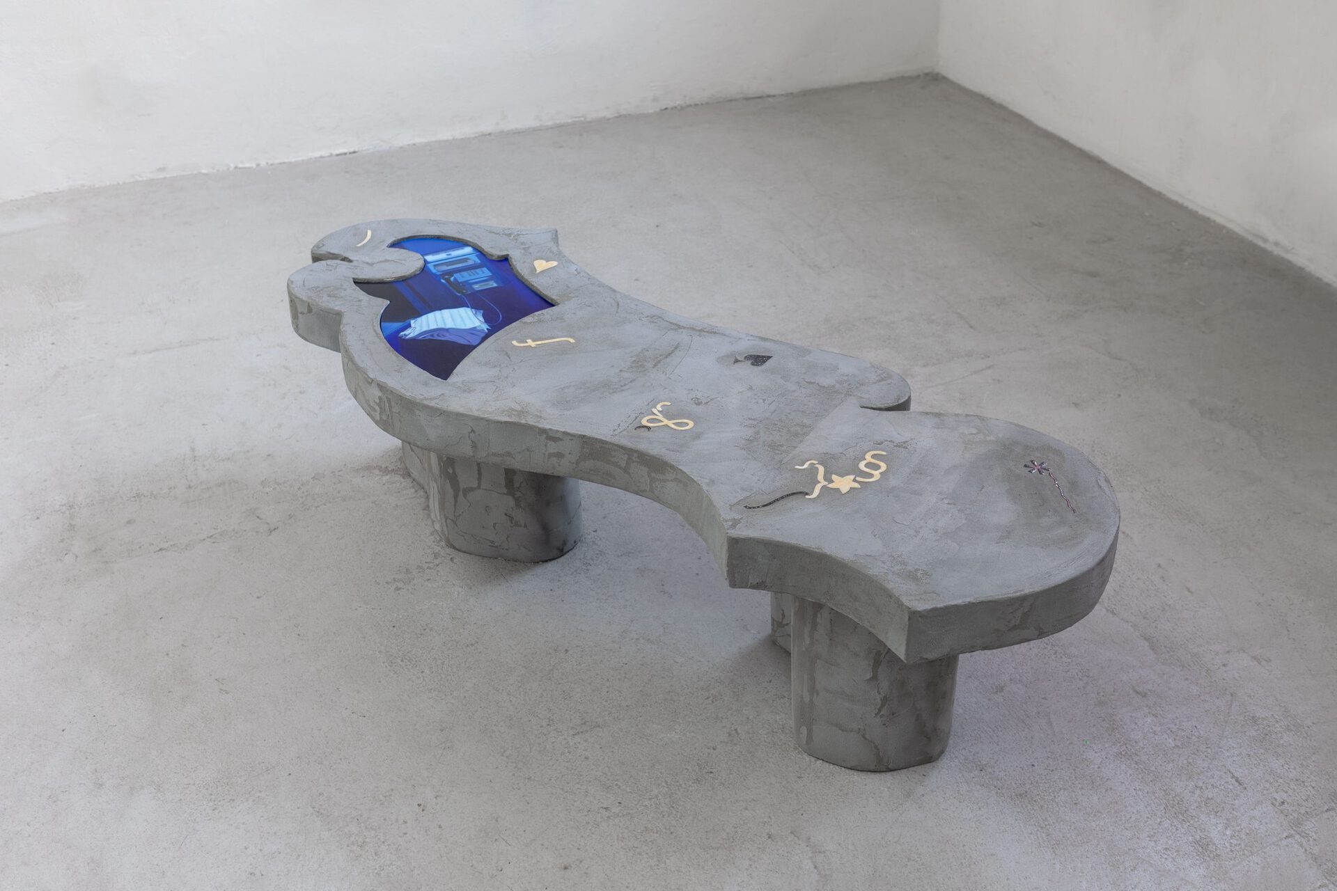 04 Néphéli Barbas &amp; Martin Herold,  }~§  , 2021, cellular concrete, ceramic, steel, oil on metal plate, 145 x 45 x 48 cm