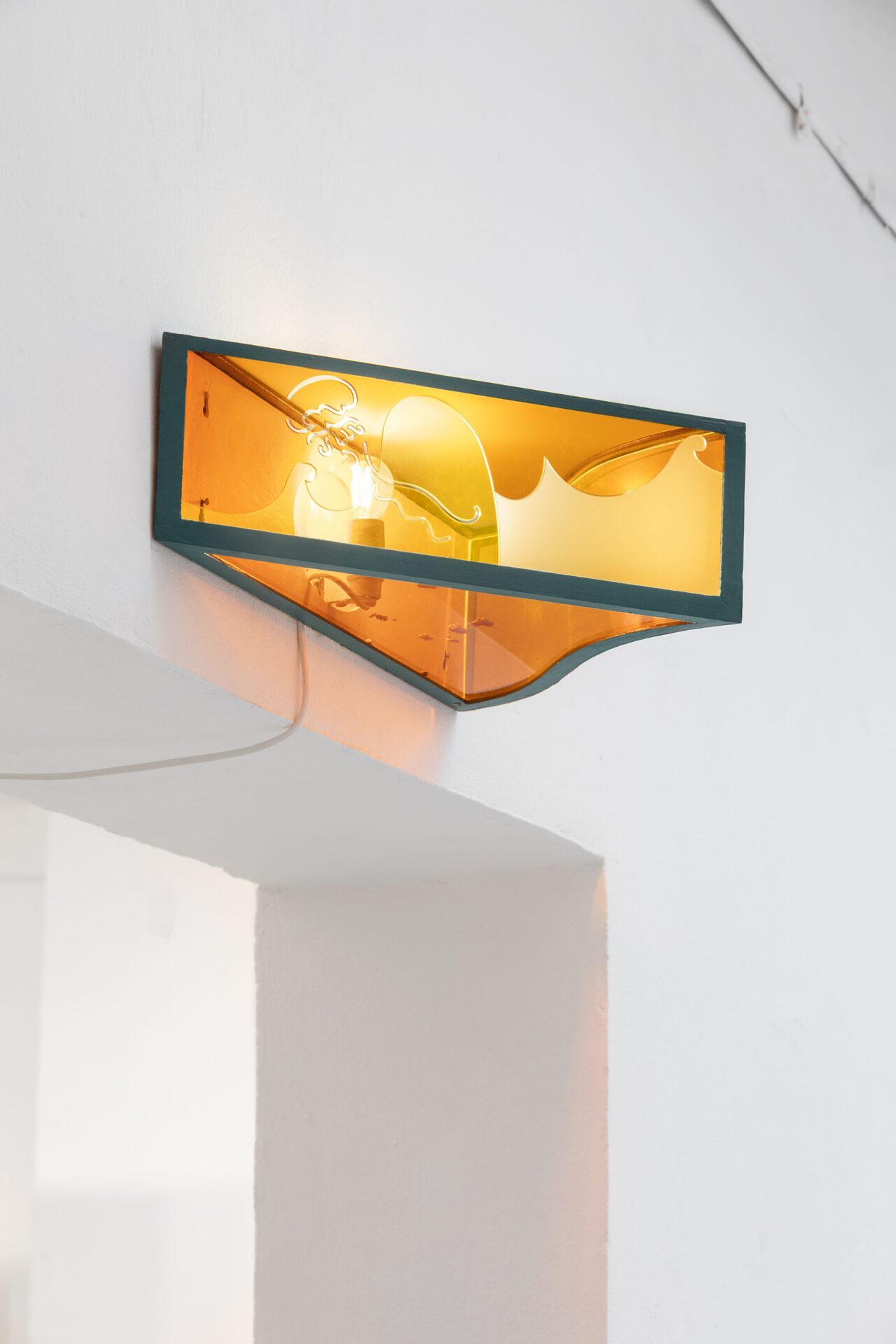 11 Néphéli Barbas,   Méduse , 2021, mdf, plexiglass, 45 x 34 x 18 cm