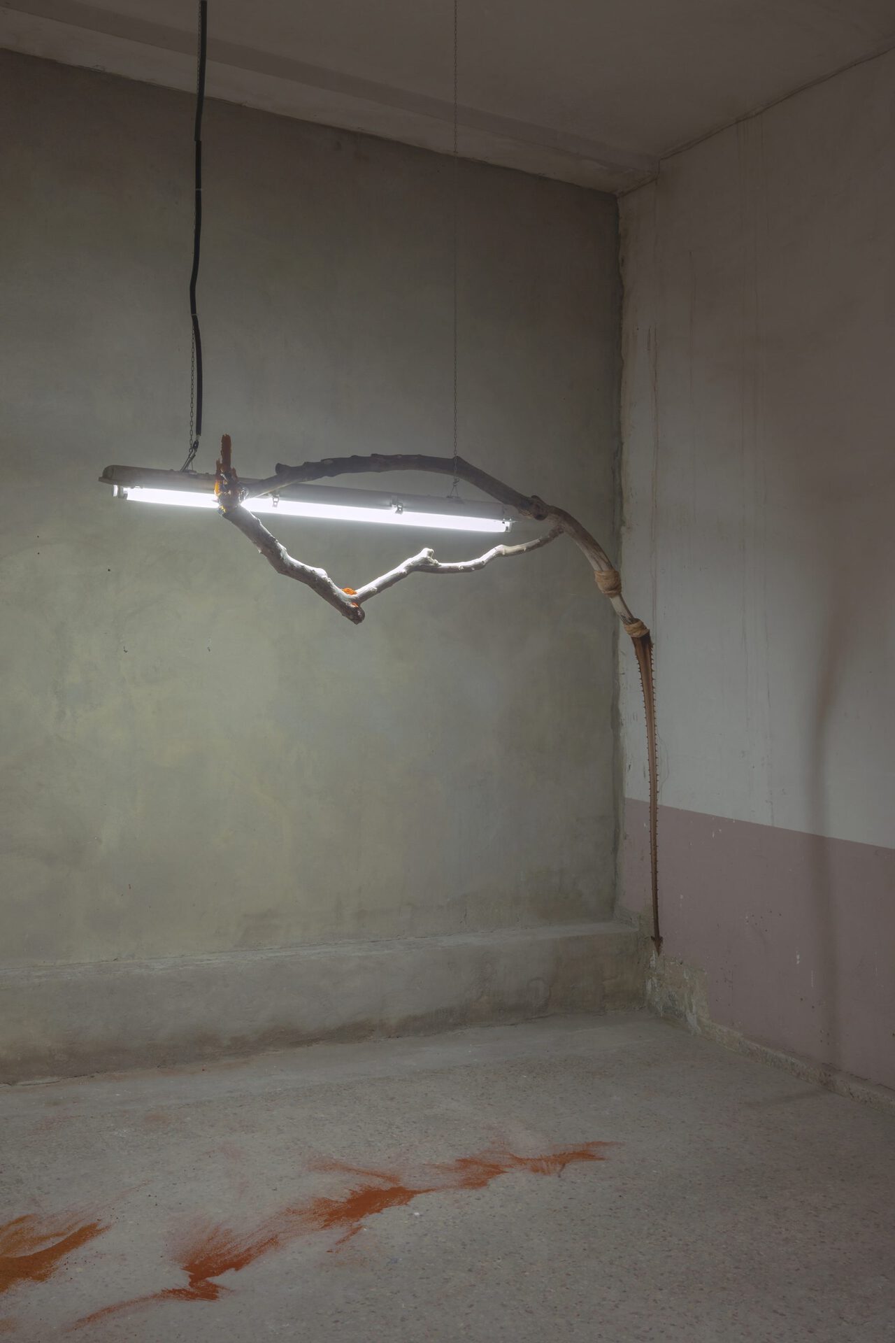 Monia Ben Hamouda, Chandelier (Taronger i Palmeres) II, 2021 Wood, wax, fabrics, chilli powder 120x161x110cm