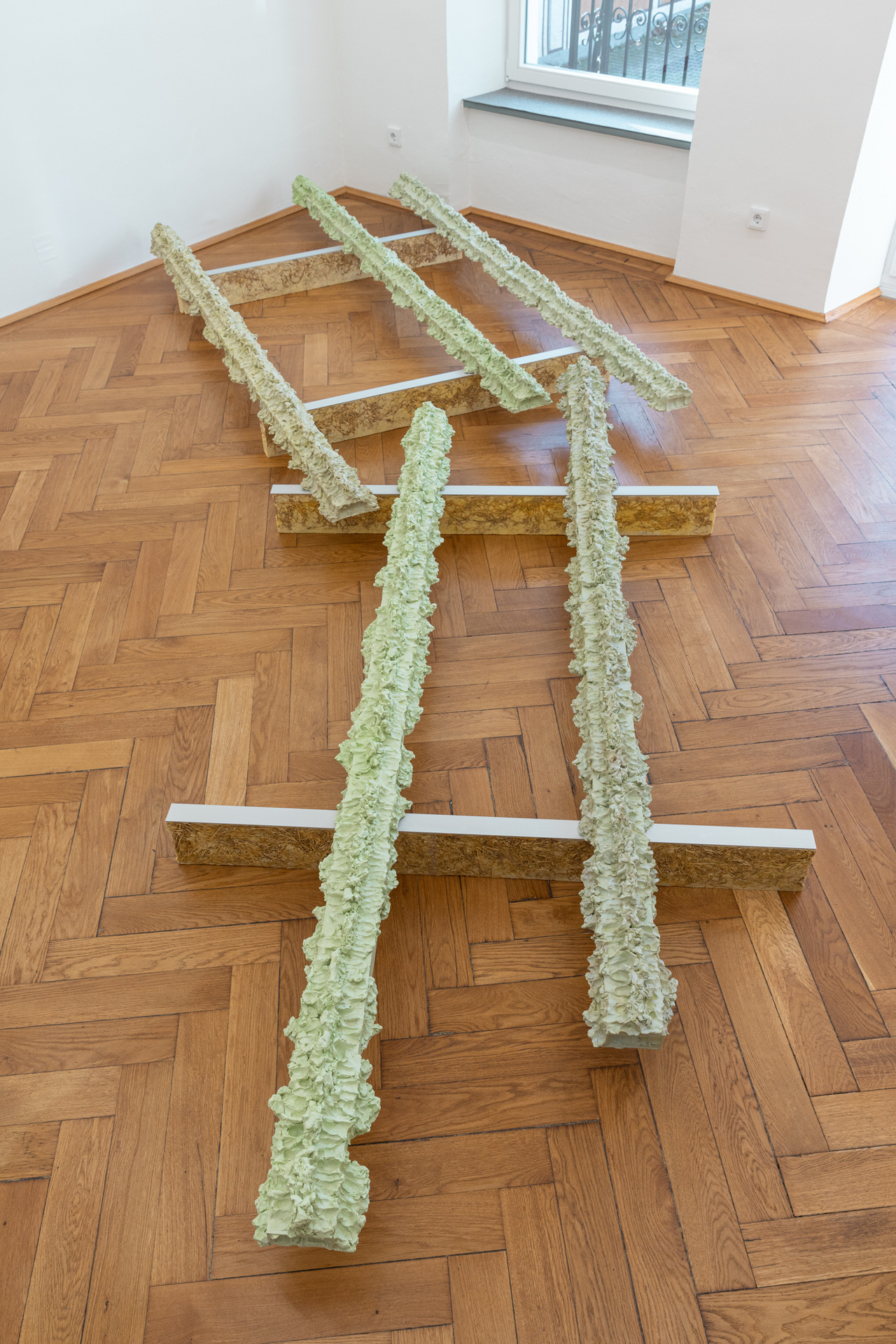 Frances Drayson, "If you cannot keep a rhythm how will you know when you are next fed? (for Dieter)", 2019, polymer plaster, steel, fibreglass, pigment, wax, mica powder, hay, wood glue, polyurethane foam, anodised aluminium, dimensions variable