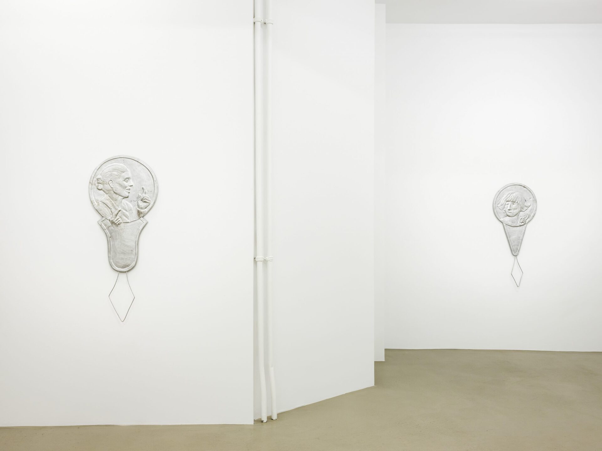 Niclas Riepshoff, A Stitch in Time, Installation view II