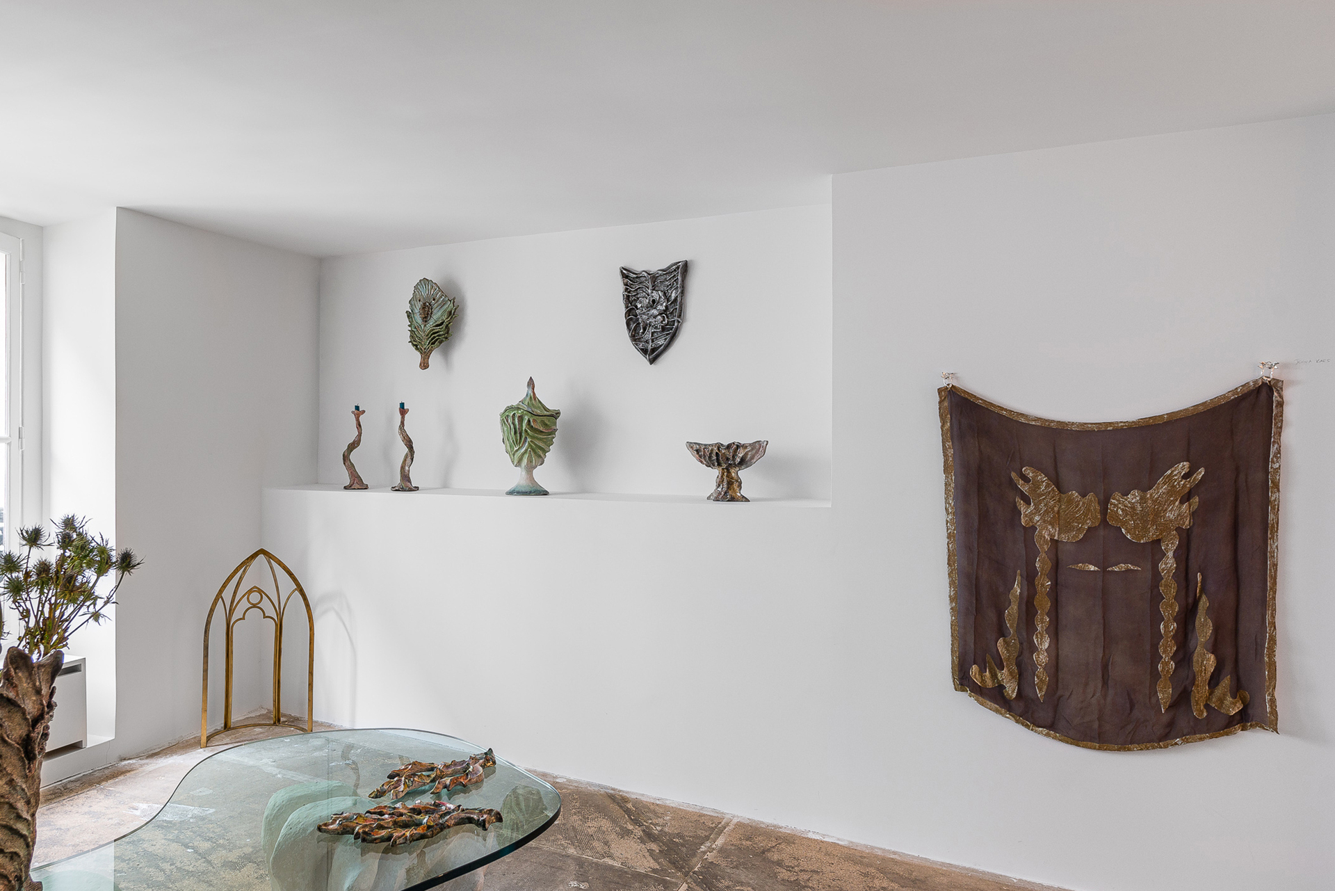 Exhibition view, Bella Hunt & Ddc and Southway Studio, Royal Fantasy, Sainte Anne Gallery, Paris, 2021