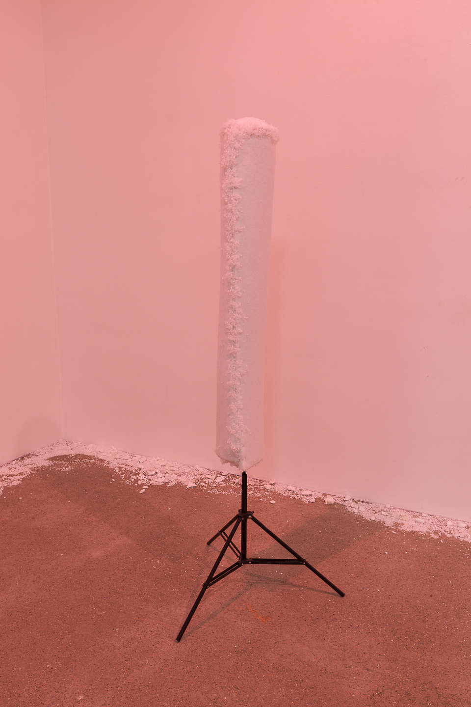 Jennifer Gelardo, a series for the visitor, 2021 Styria sheep’s wool, recycled polyester fibre, cotton, multifilament fishing line, micro phone stands