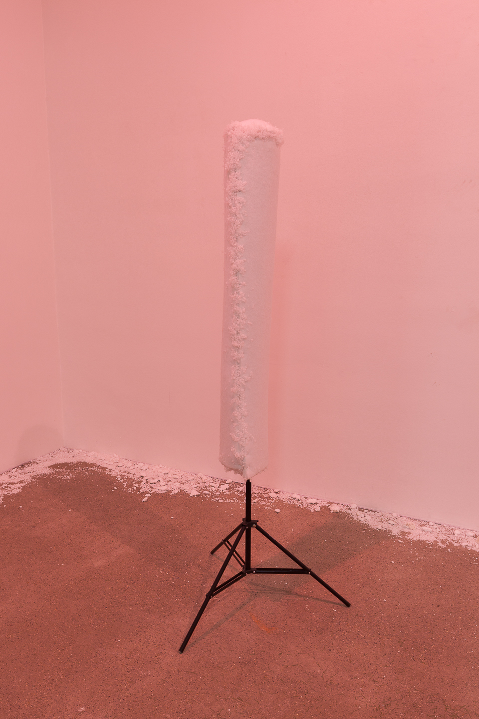 Jennifer Gelardo, a series for the visitor, 2021 Styria sheep’s wool, recycled polyester fibre, cotton, multifilament fishing line, micro phone stands