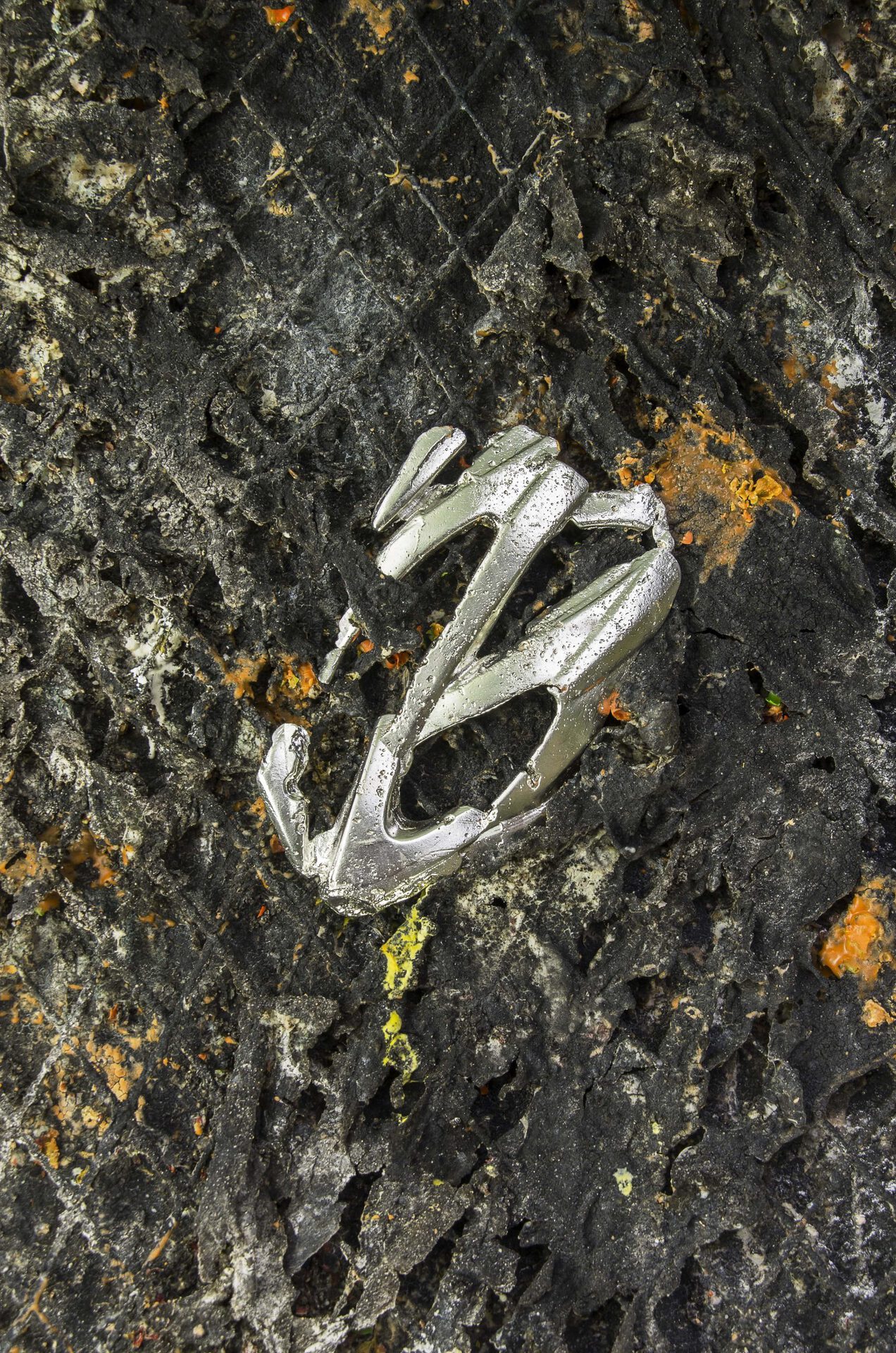 Yannick Harter, ‚There is Bliss in Tessellated Surfaces, C_2.1‘, Tin Casting, 2021