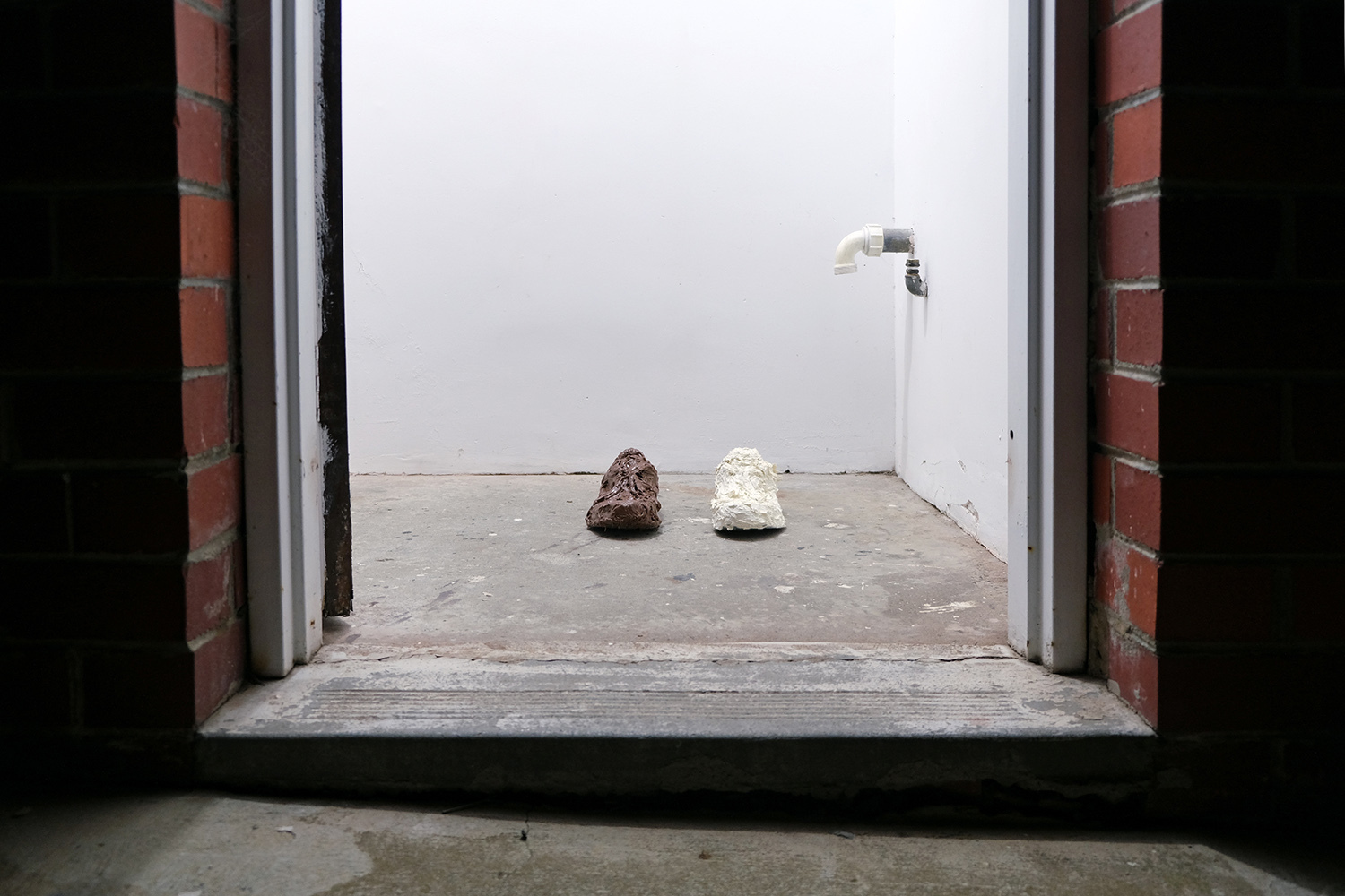 Thomas Rentmeister, 2021, Saucony Kivara, Shoes, Nutella, Penaten Cream, 33 x 34 x 14 cm