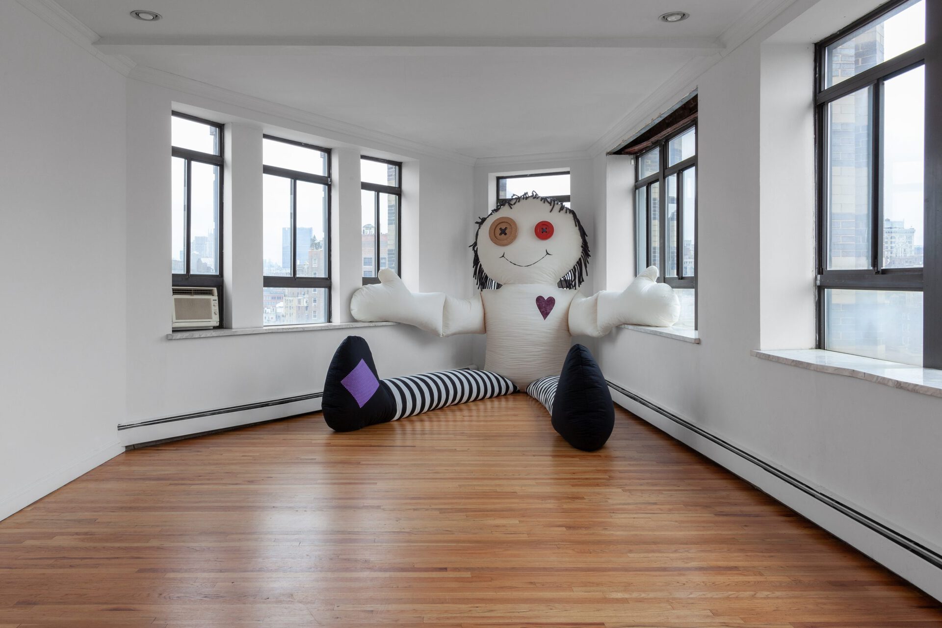 Abby Lloyd, Installation view: Goodbye Dolly, Alyssa Davis Gallery, 2021.