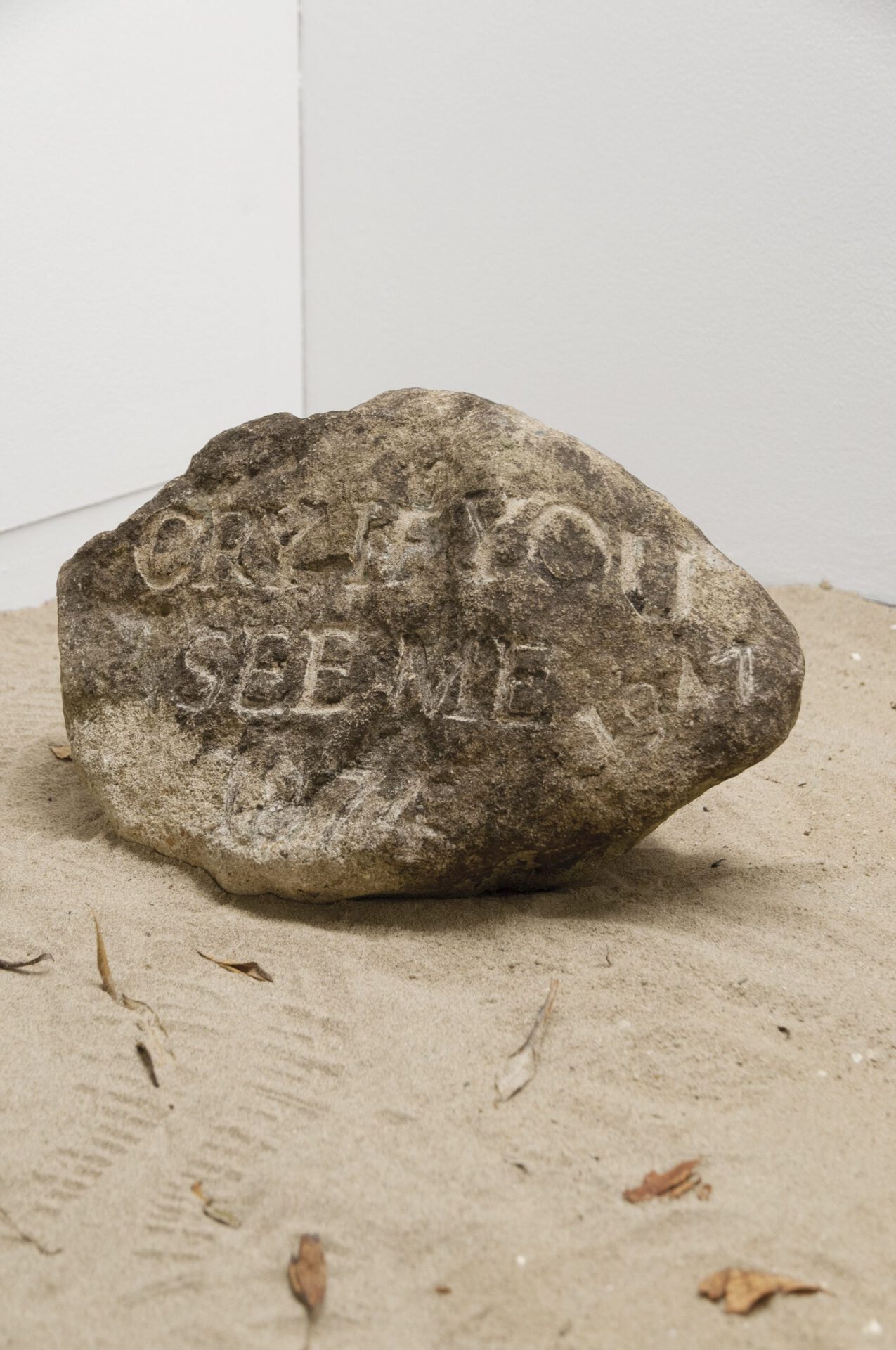 Finn Wagner, cry if you see me, 2021, stone, 49x46x25cm