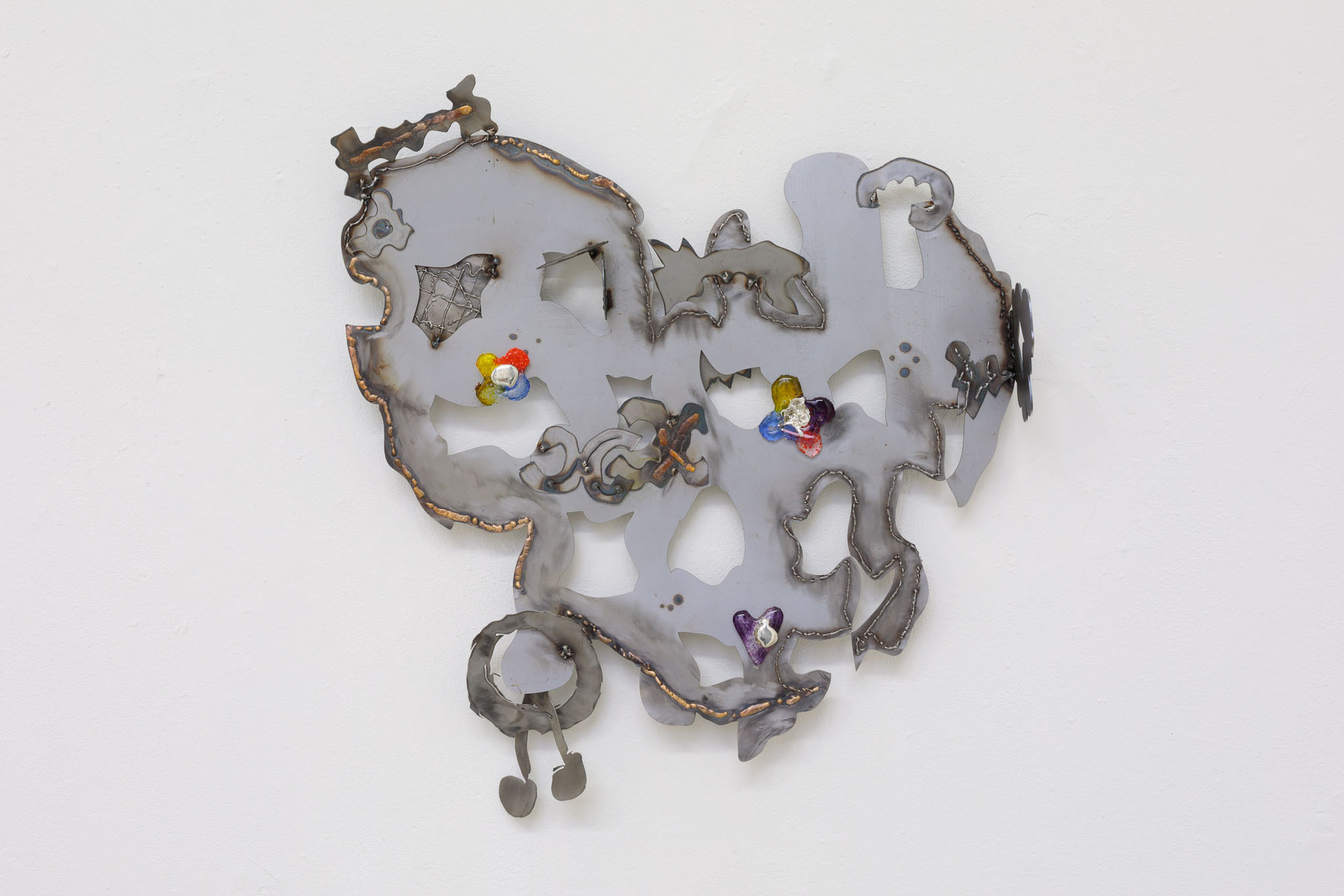 Antonia Nannt, Lawless Lawn (carnival garden), Sheet steel, glass, tin, 70 x 65 cm